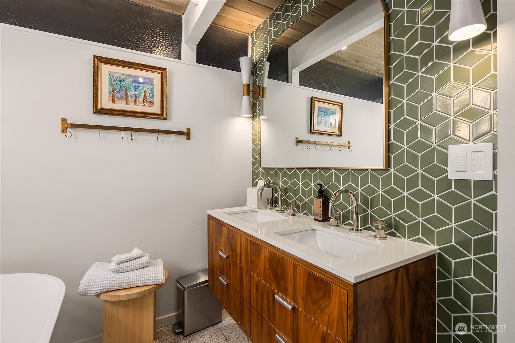 6522 NE Bayview Boulevard