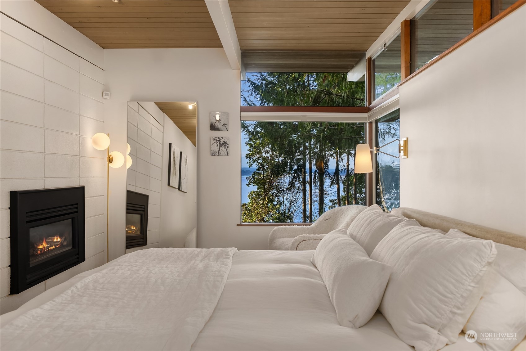 6522 NE Bayview Boulevard