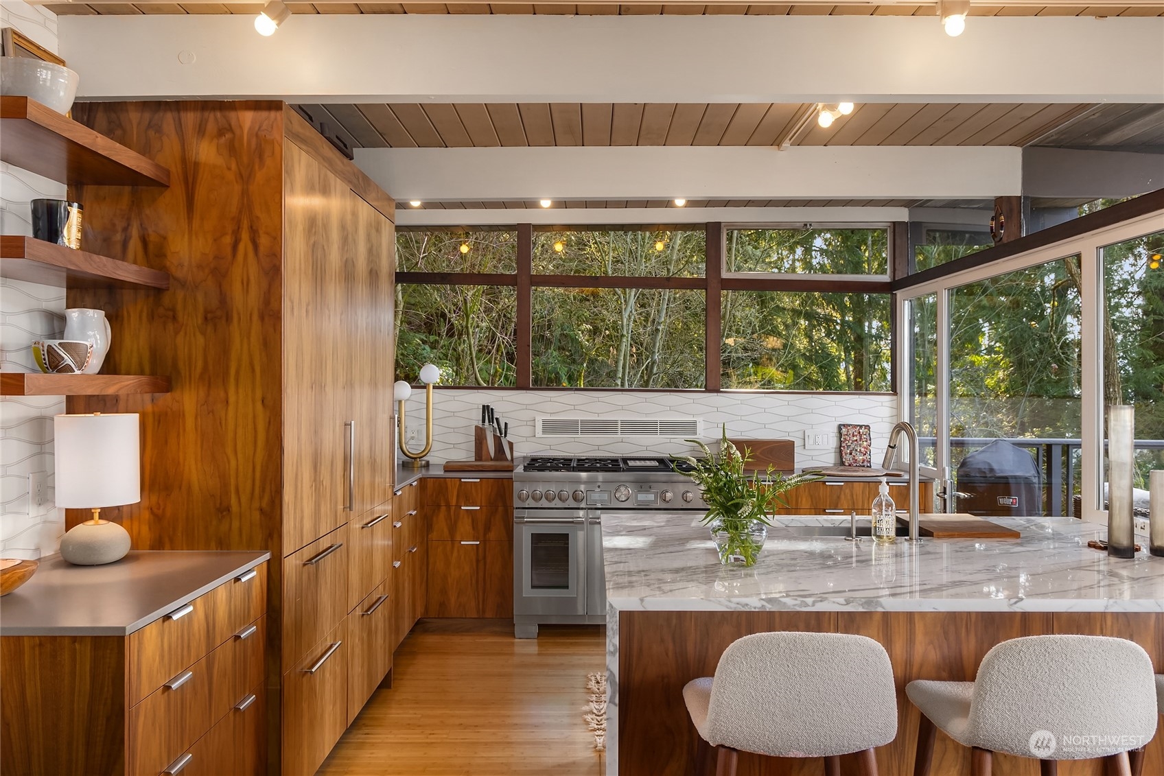 6522 NE Bayview Boulevard