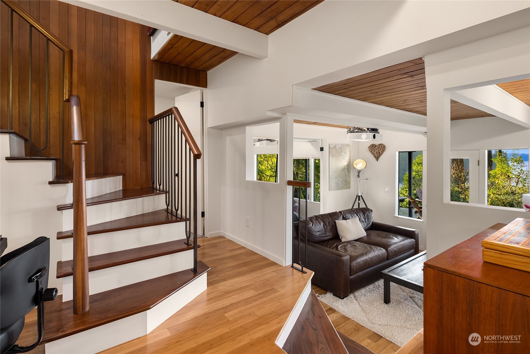 6522 NE Bayview Boulevard