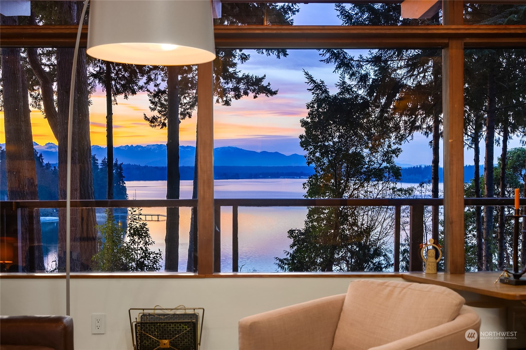 6522 NE Bayview Boulevard