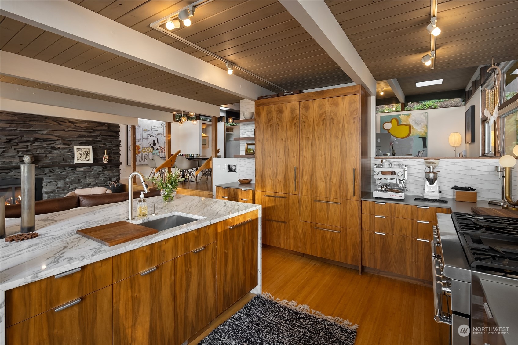 6522 NE Bayview Boulevard