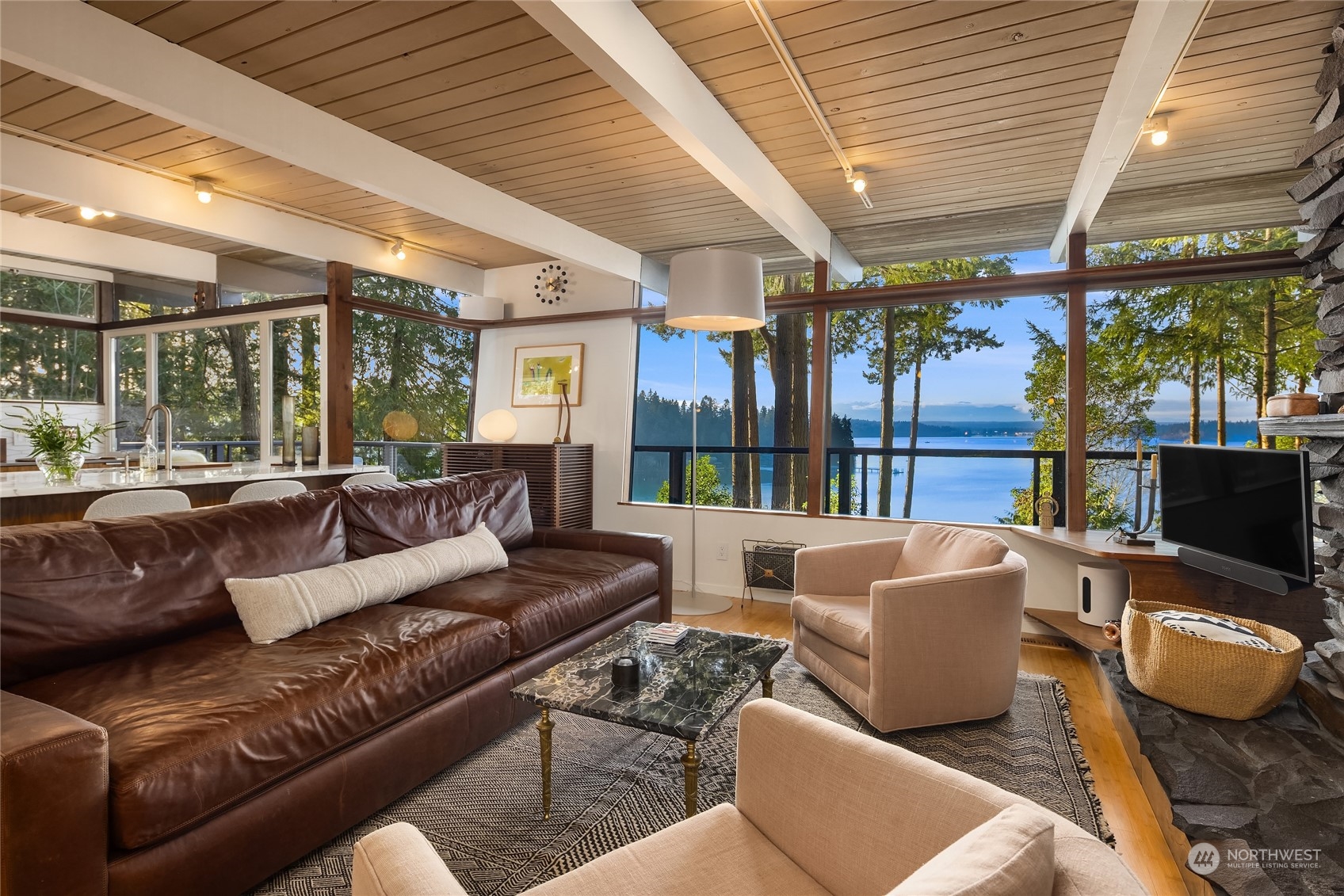 6522 NE Bayview Boulevard