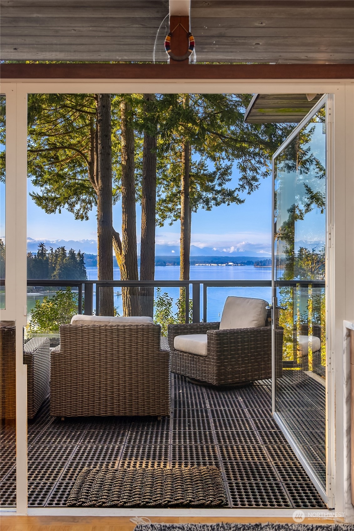 6522 NE Bayview Boulevard