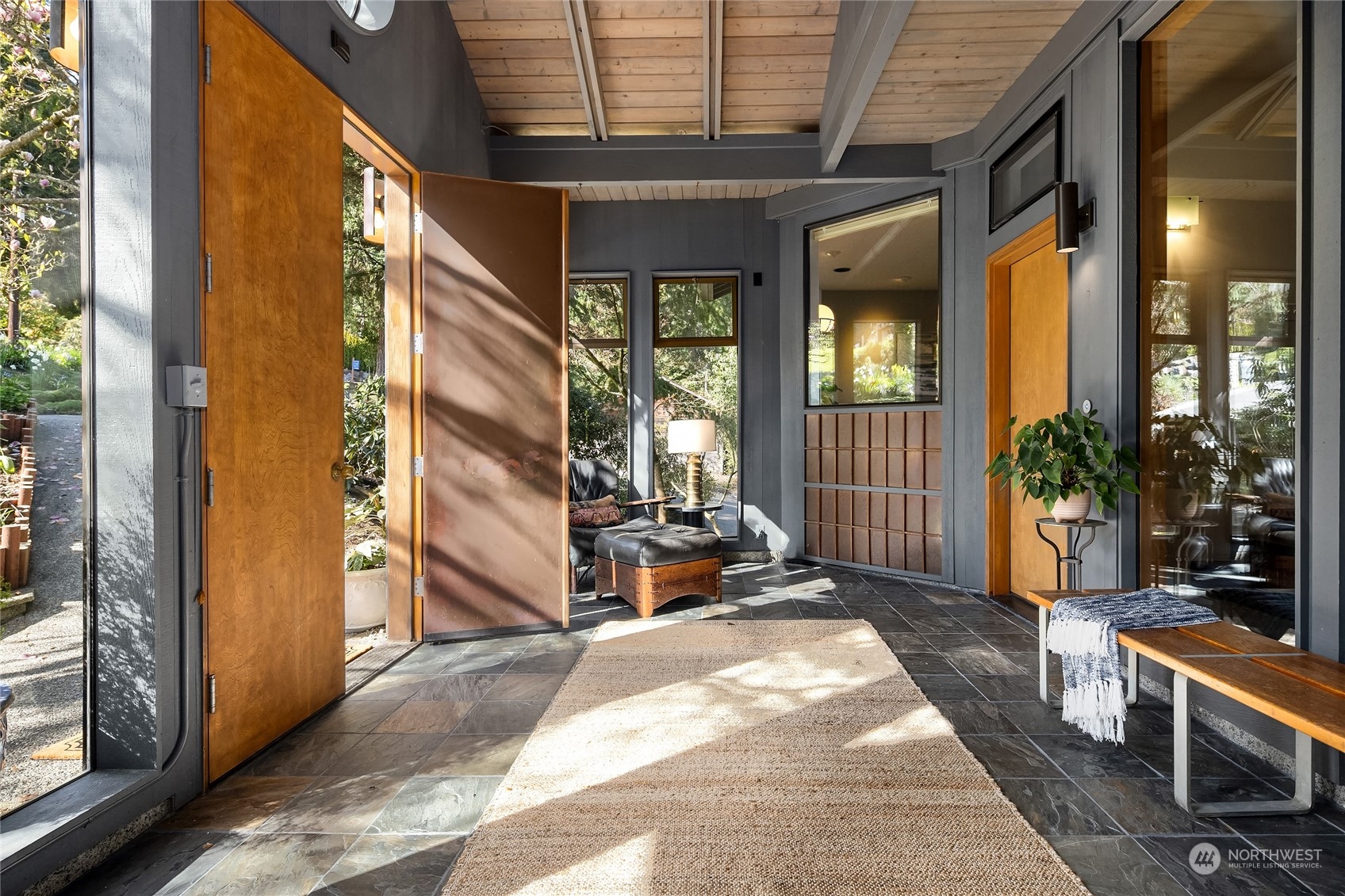 11844 Sunrise Drive NE