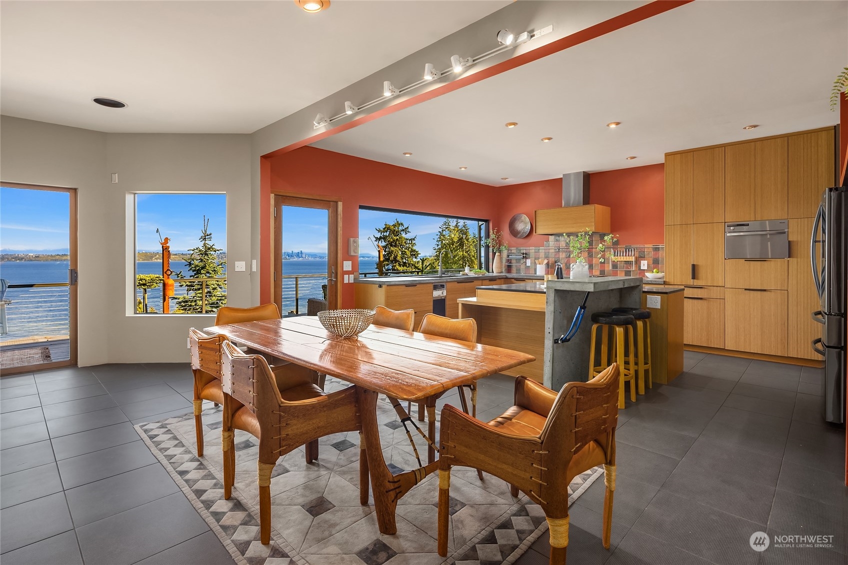 11844 Sunrise Drive NE