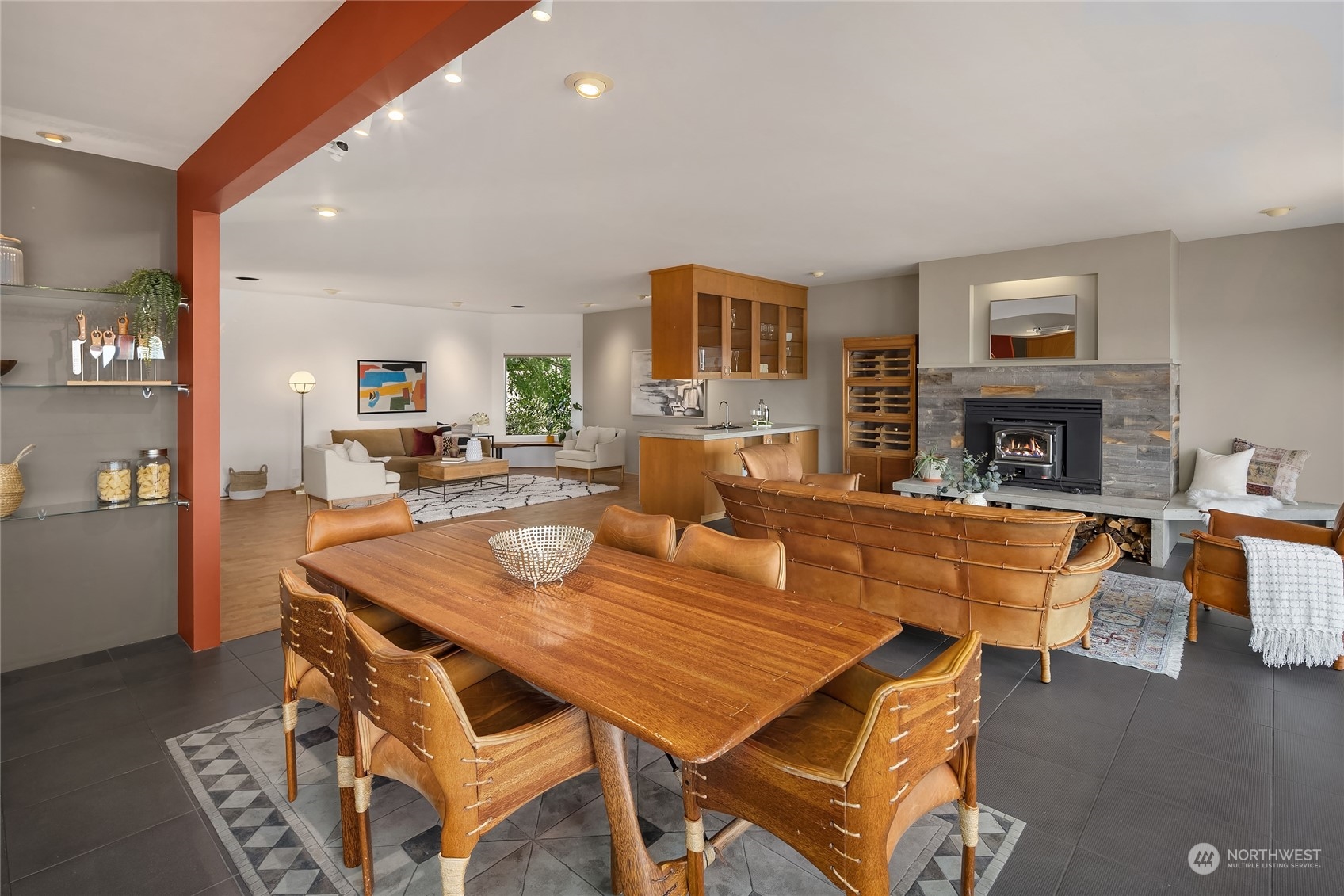 11844 Sunrise Drive NE