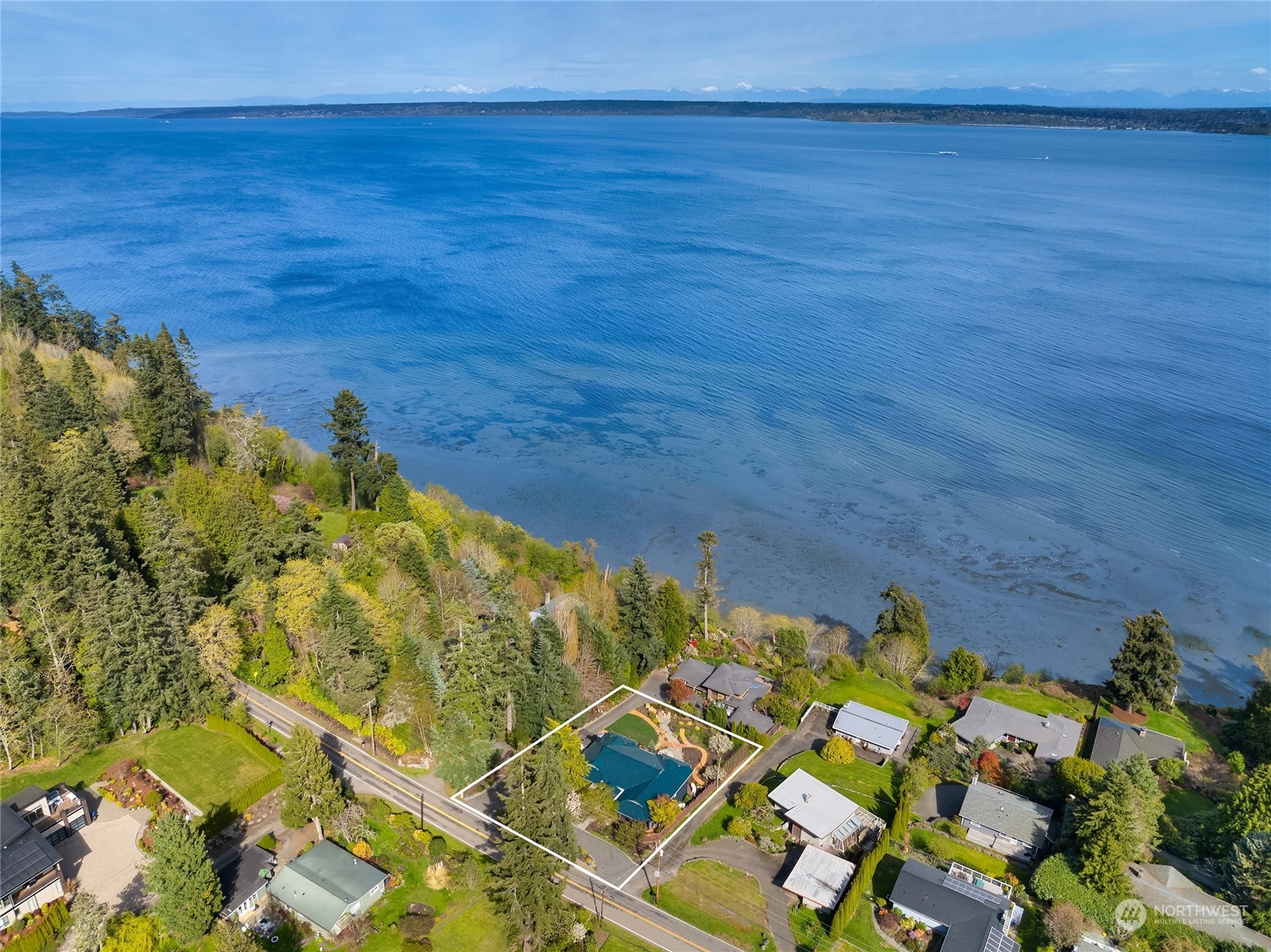 11844 Sunrise Drive NE