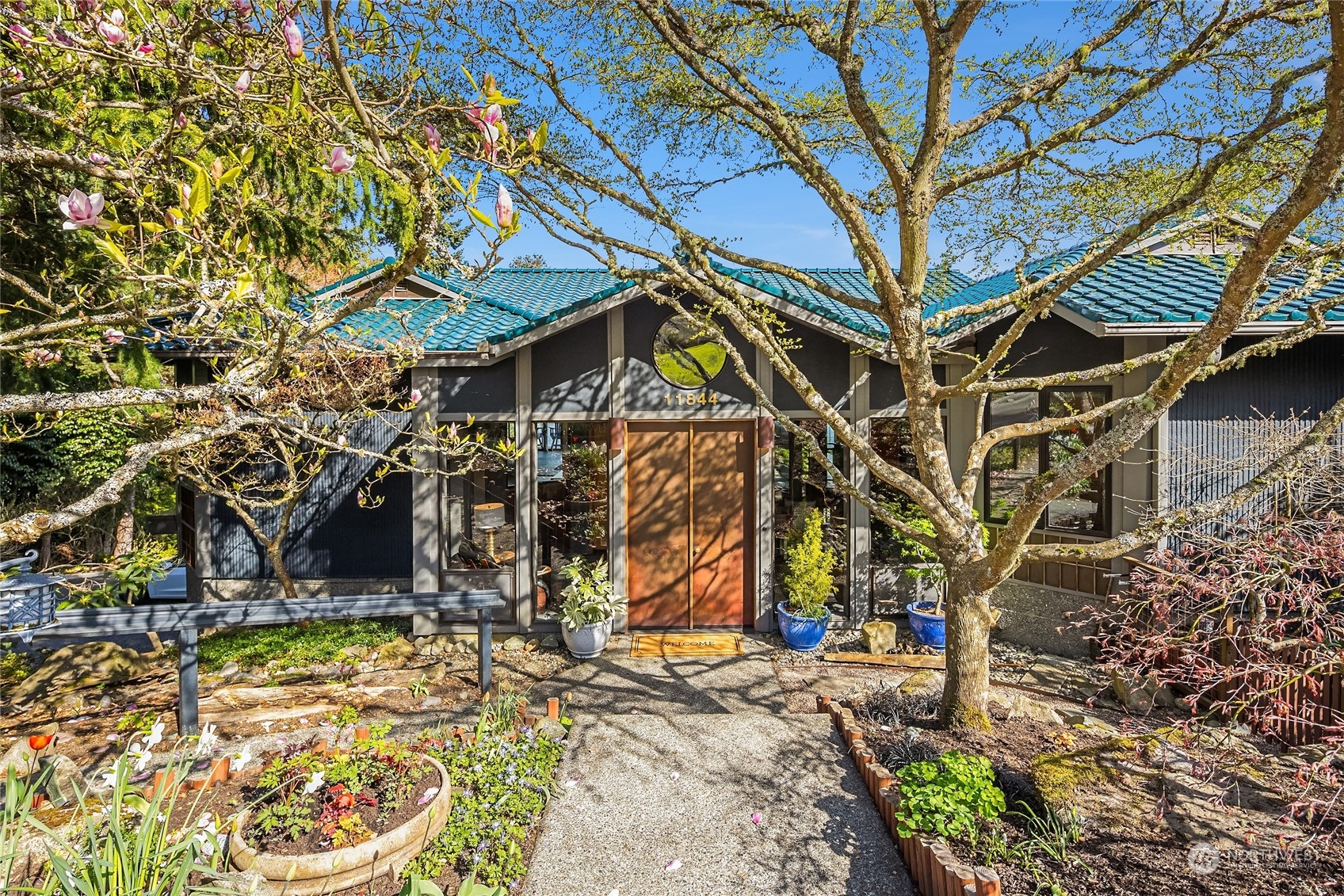 11844 Sunrise Drive NE