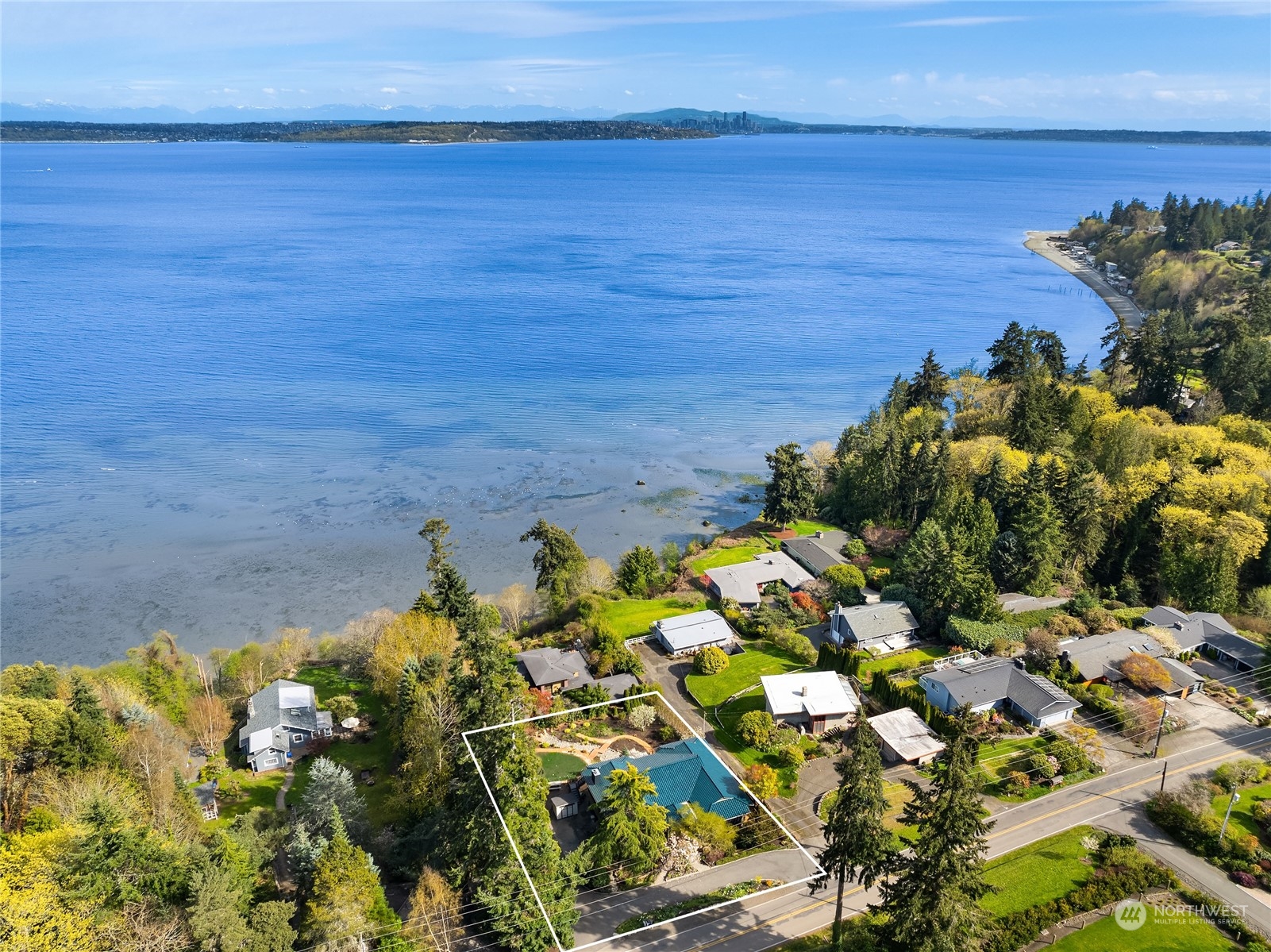 11844 Sunrise Drive NE