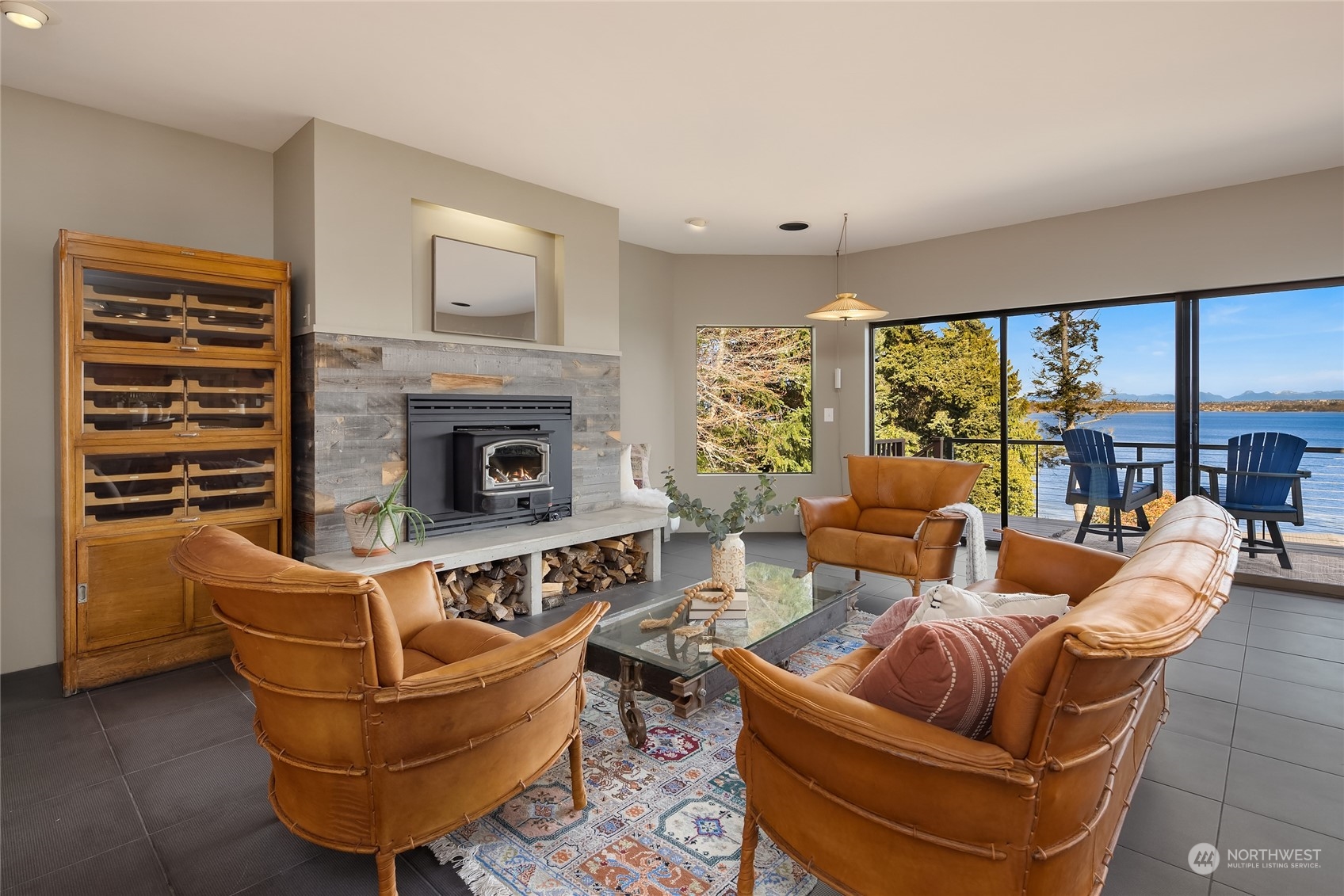 11844 Sunrise Drive NE