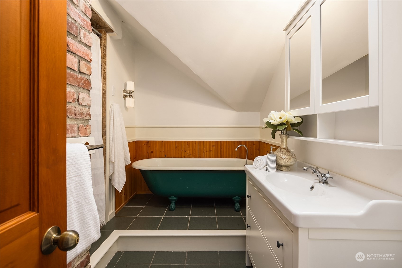 9121 NE Briar Rose Lane