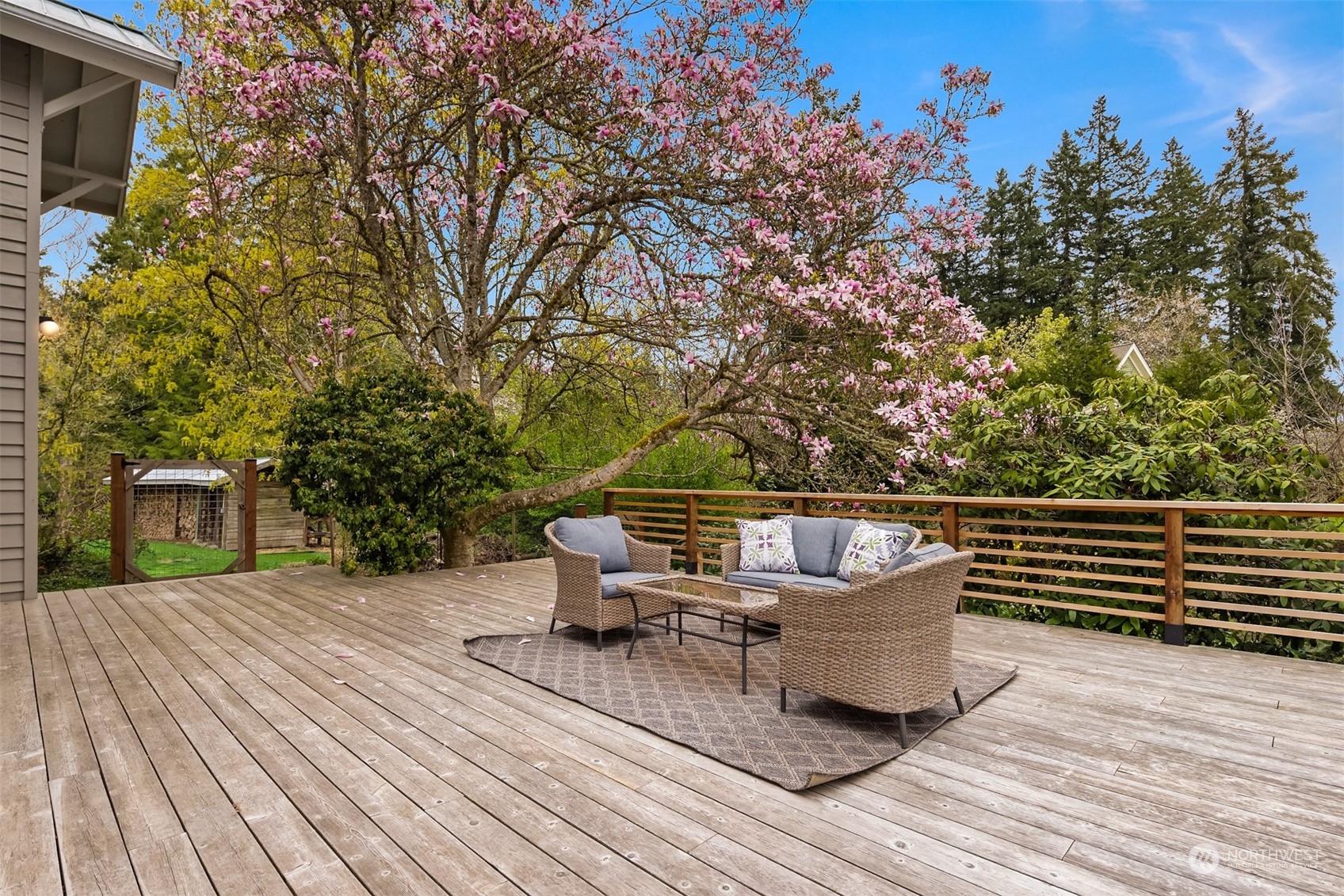 9121 NE Briar Rose Lane