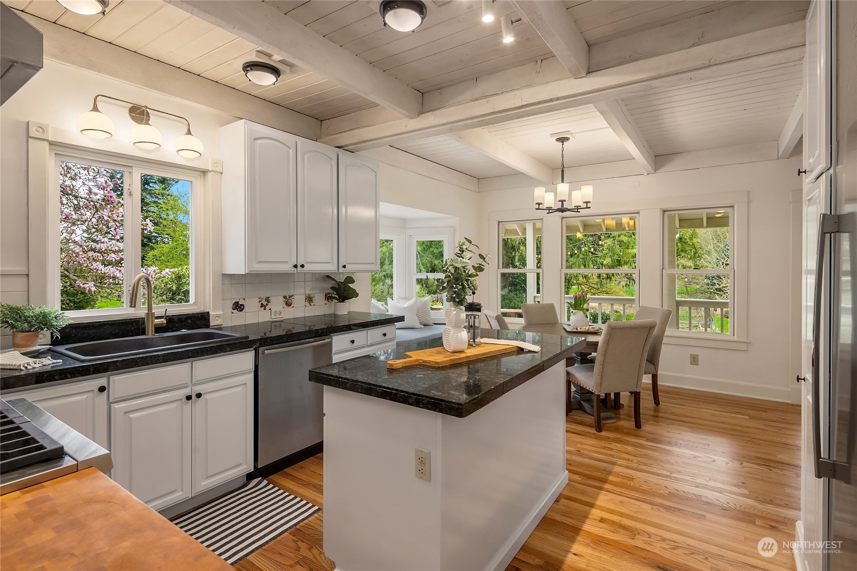 9121 NE Briar Rose Lane