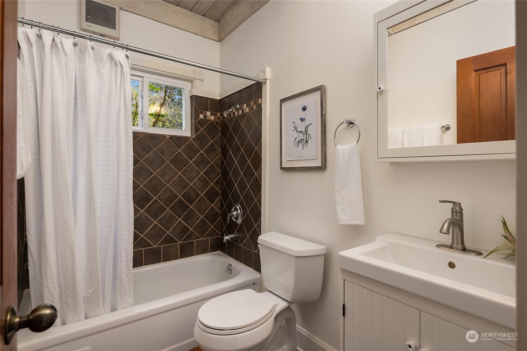 9121 NE Briar Rose Lane