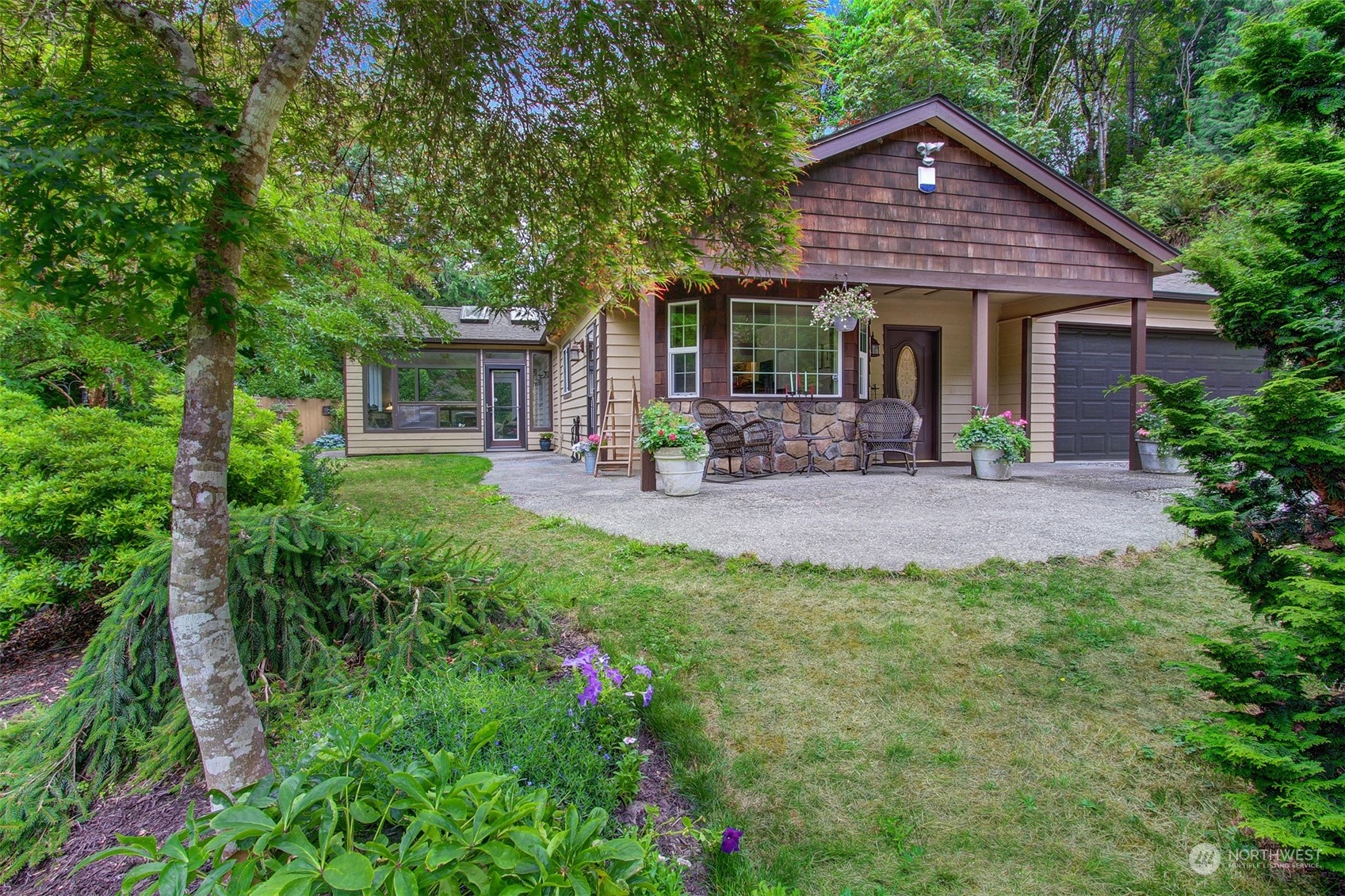 1335 NE Keyport Hills Drive