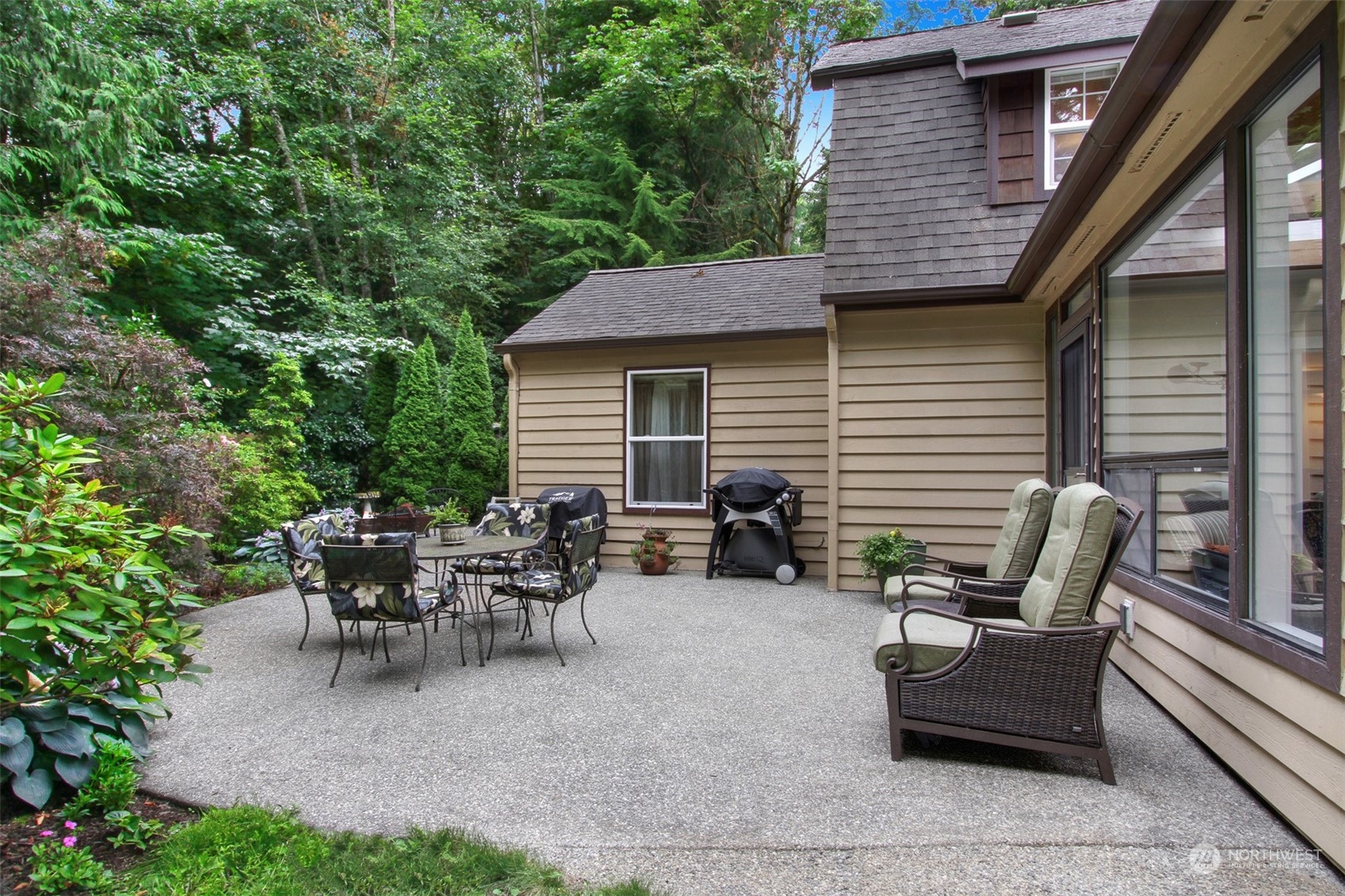 1335 NE Keyport Hills Drive