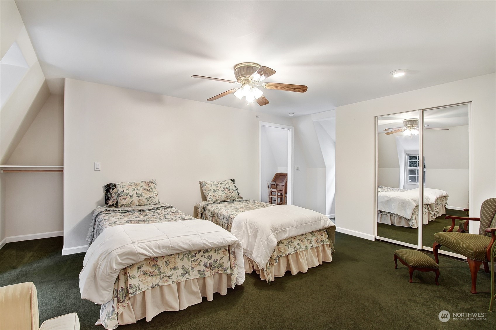 1335 NE Keyport Hills Drive