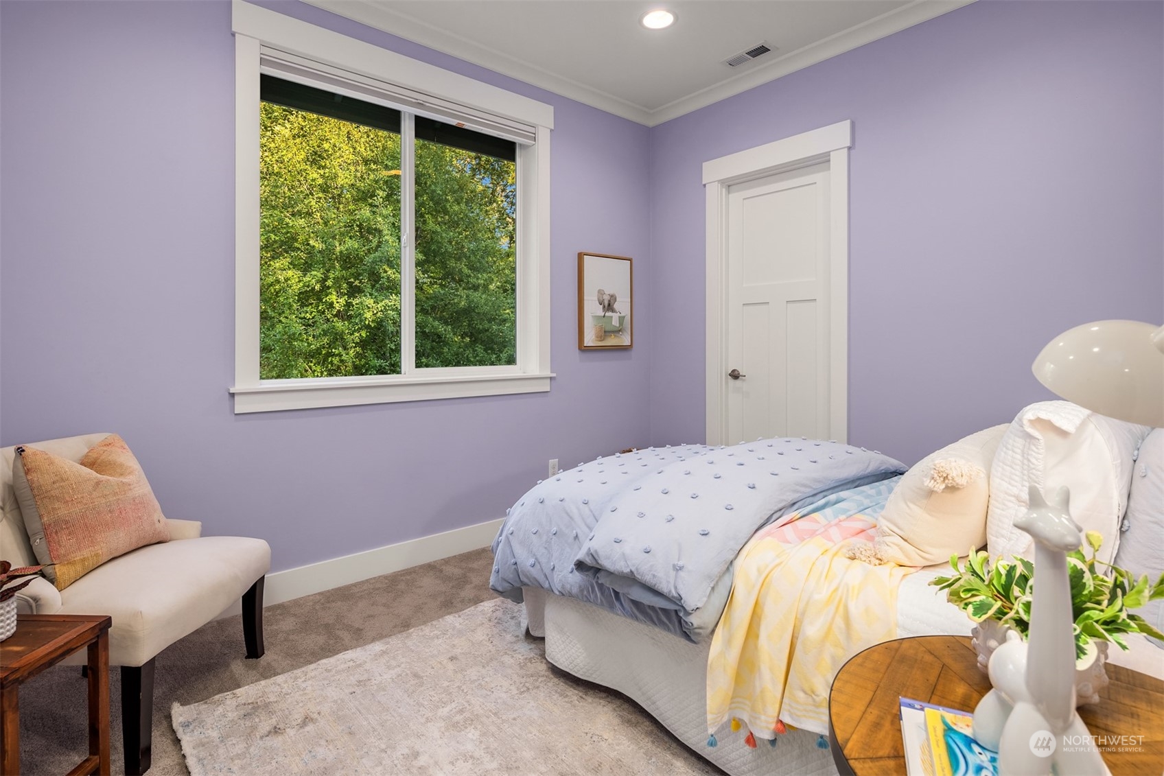 722 Ferryview Lane NE