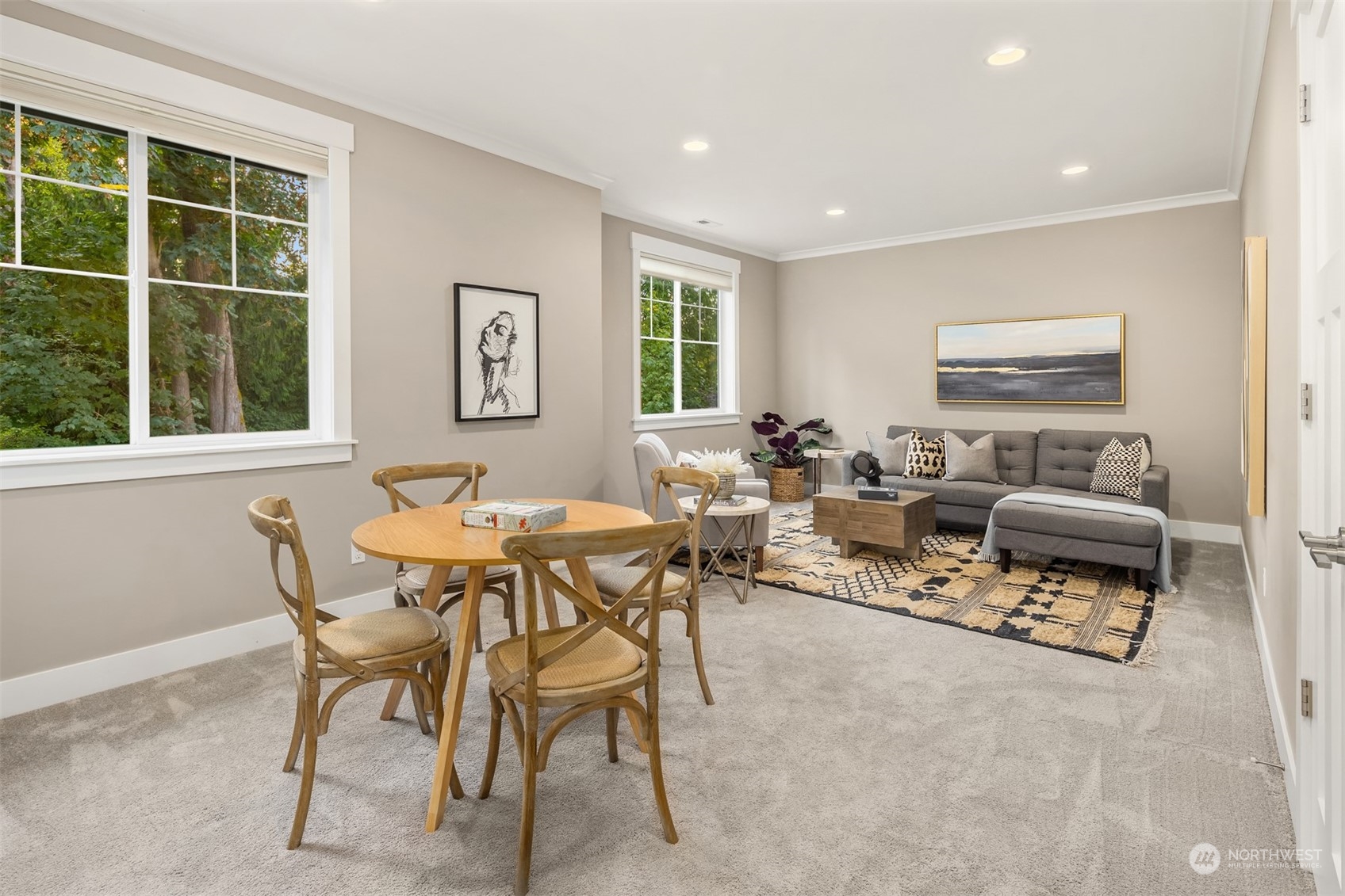 722 Ferryview Lane NE