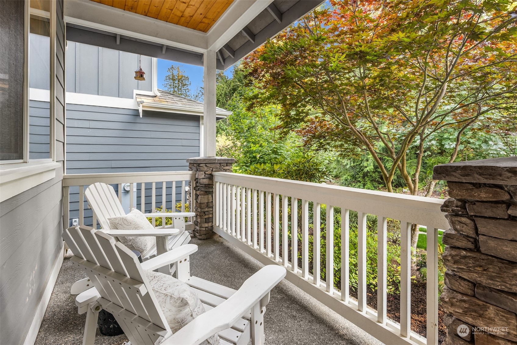 722 Ferryview Lane NE