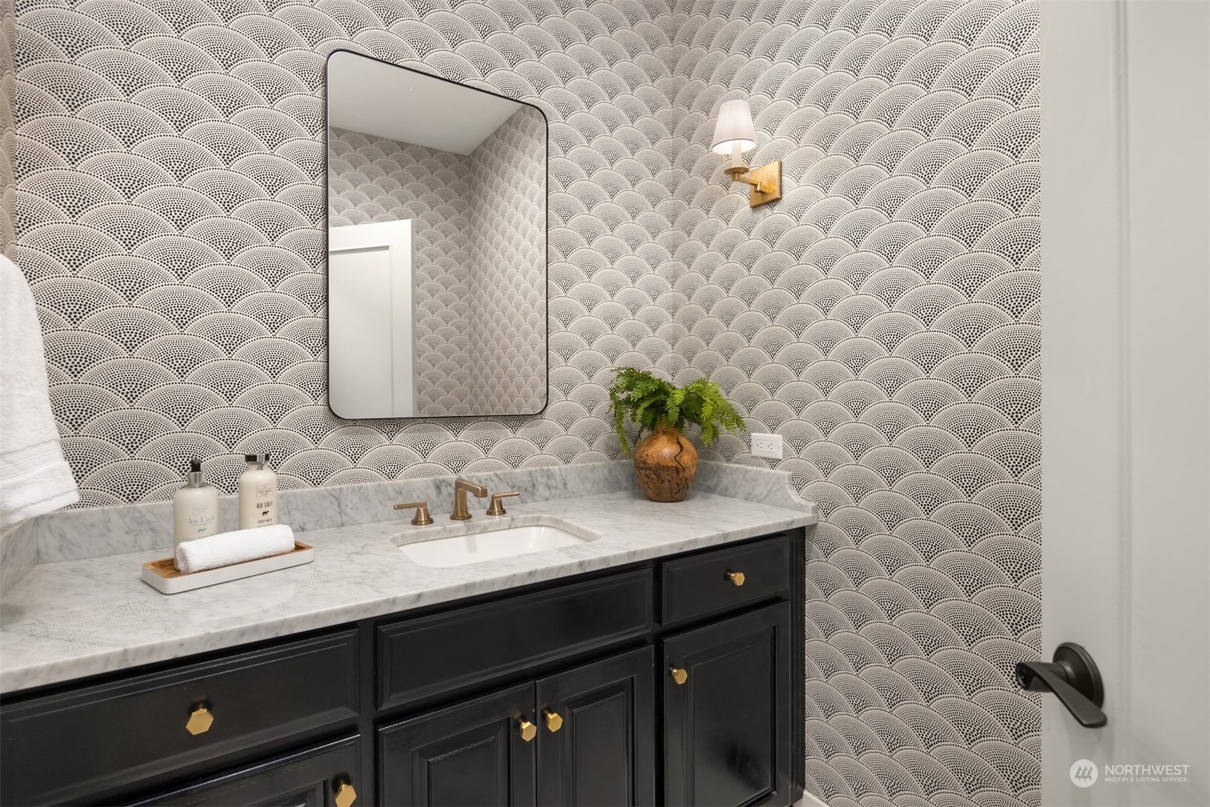 6531 NE Buckskin Lane