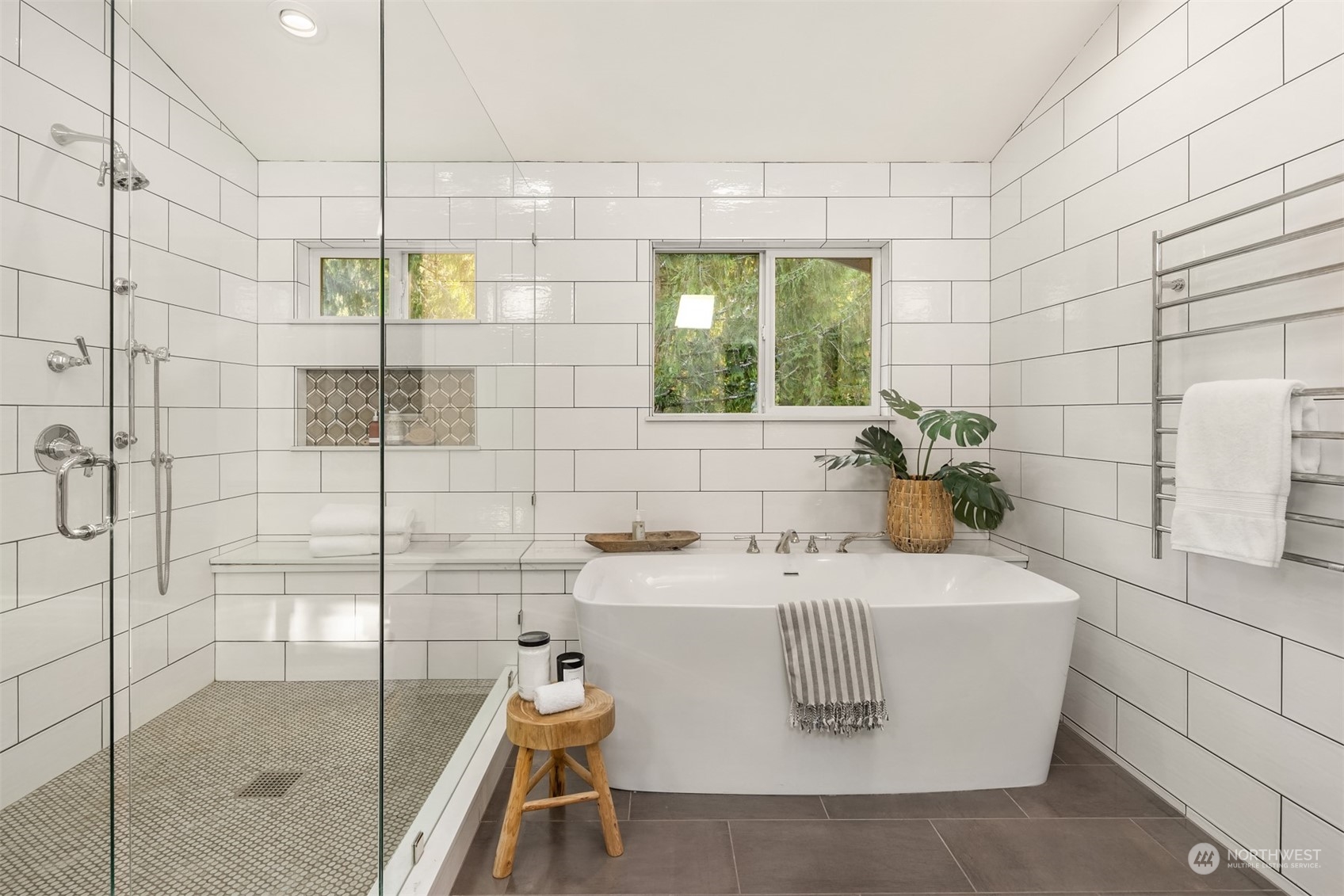 6531 NE Buckskin Lane