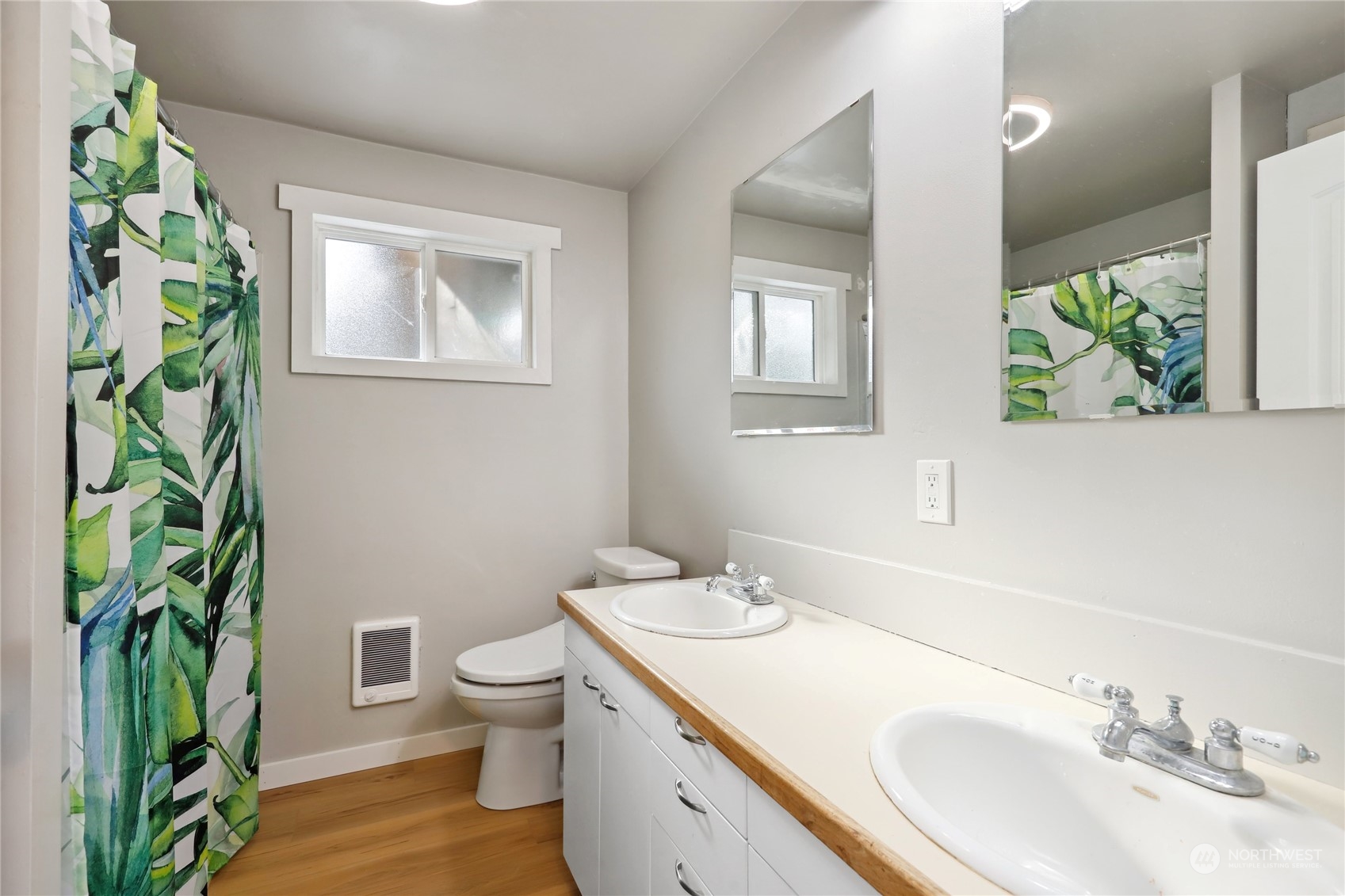 5071 New Sweden Avenue NE