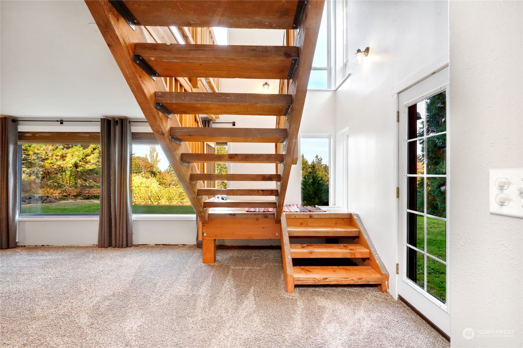 5071 New Sweden Avenue NE