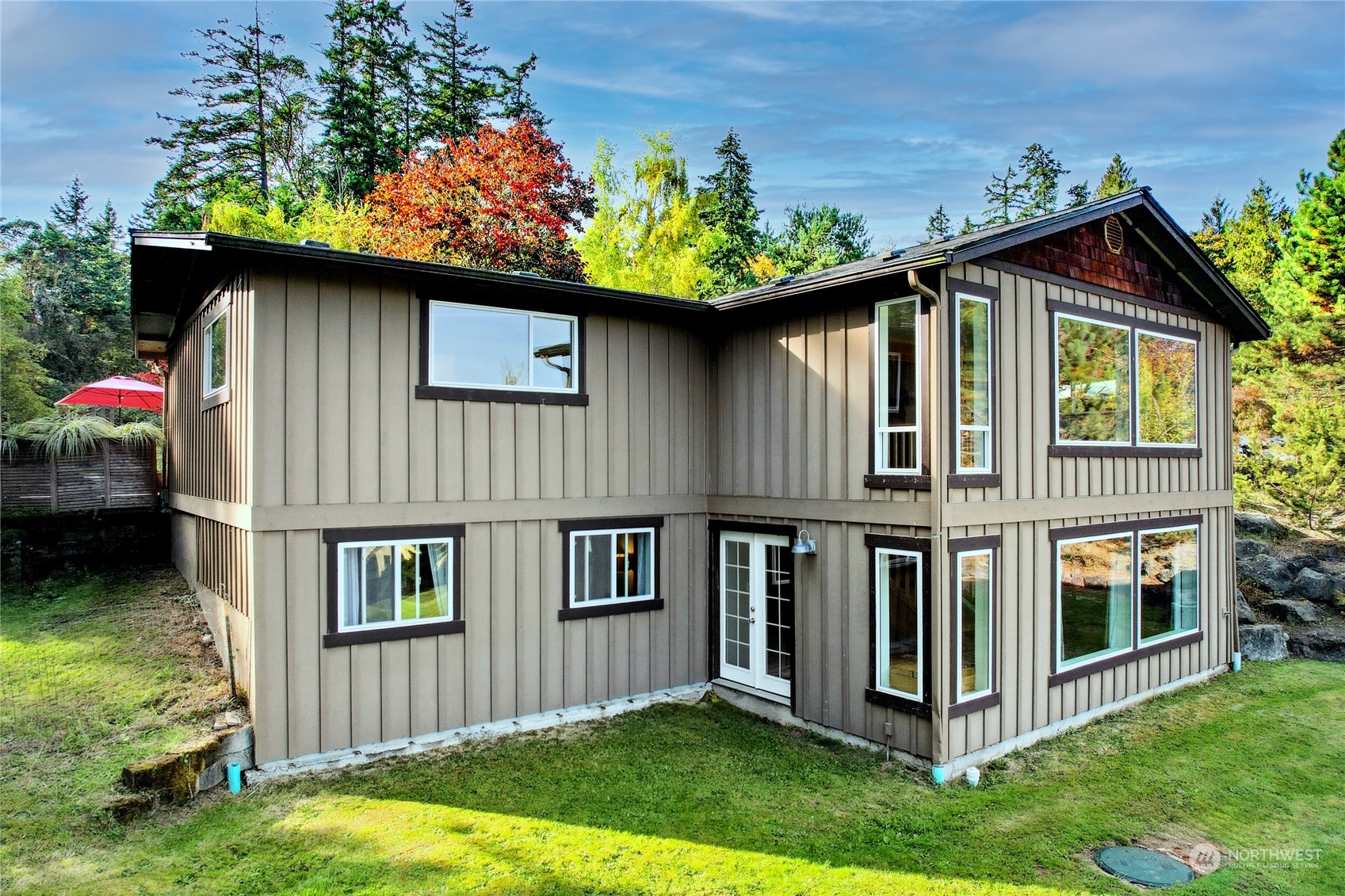 5071 New Sweden Avenue NE