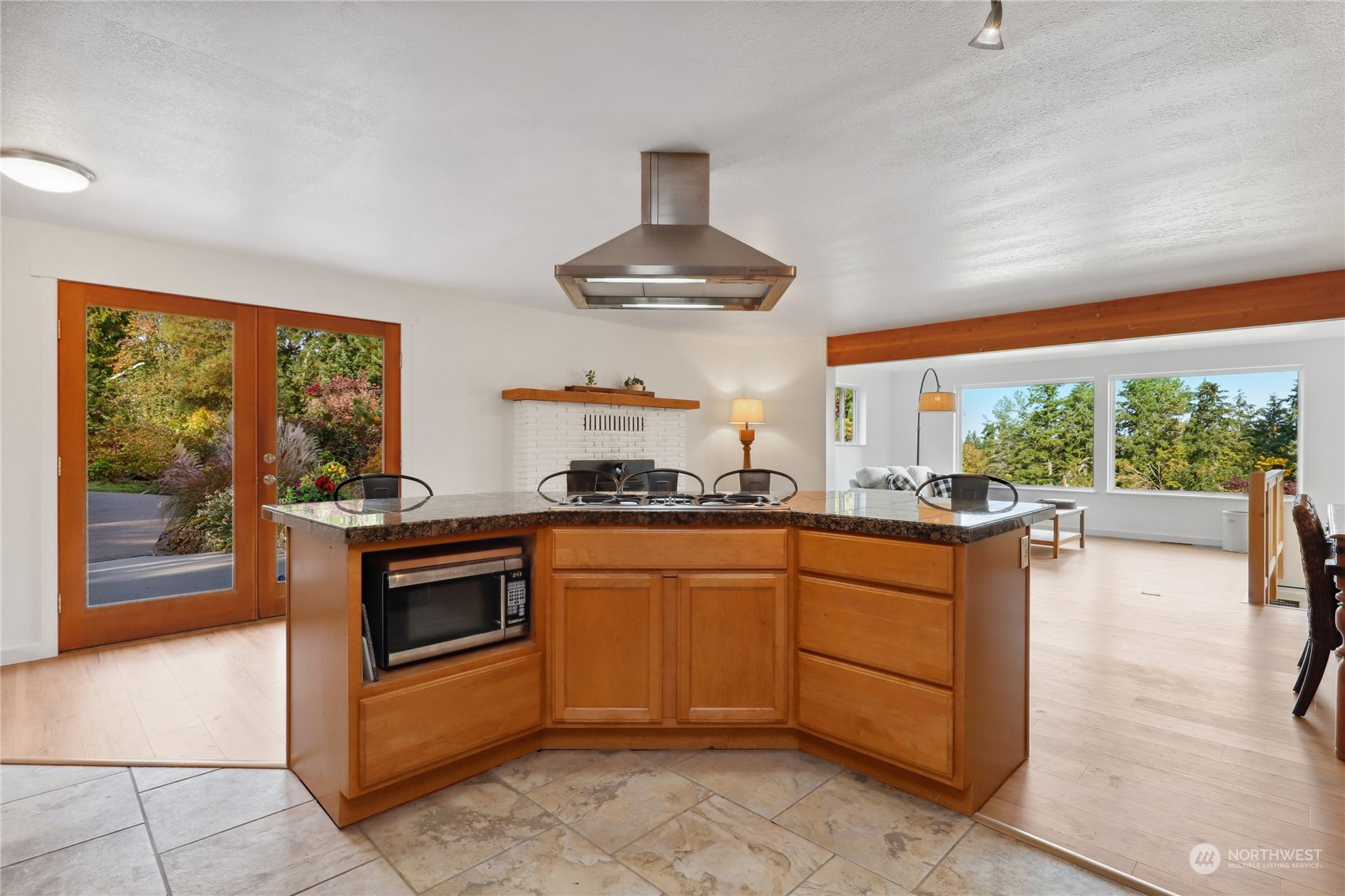 5071 New Sweden Avenue NE