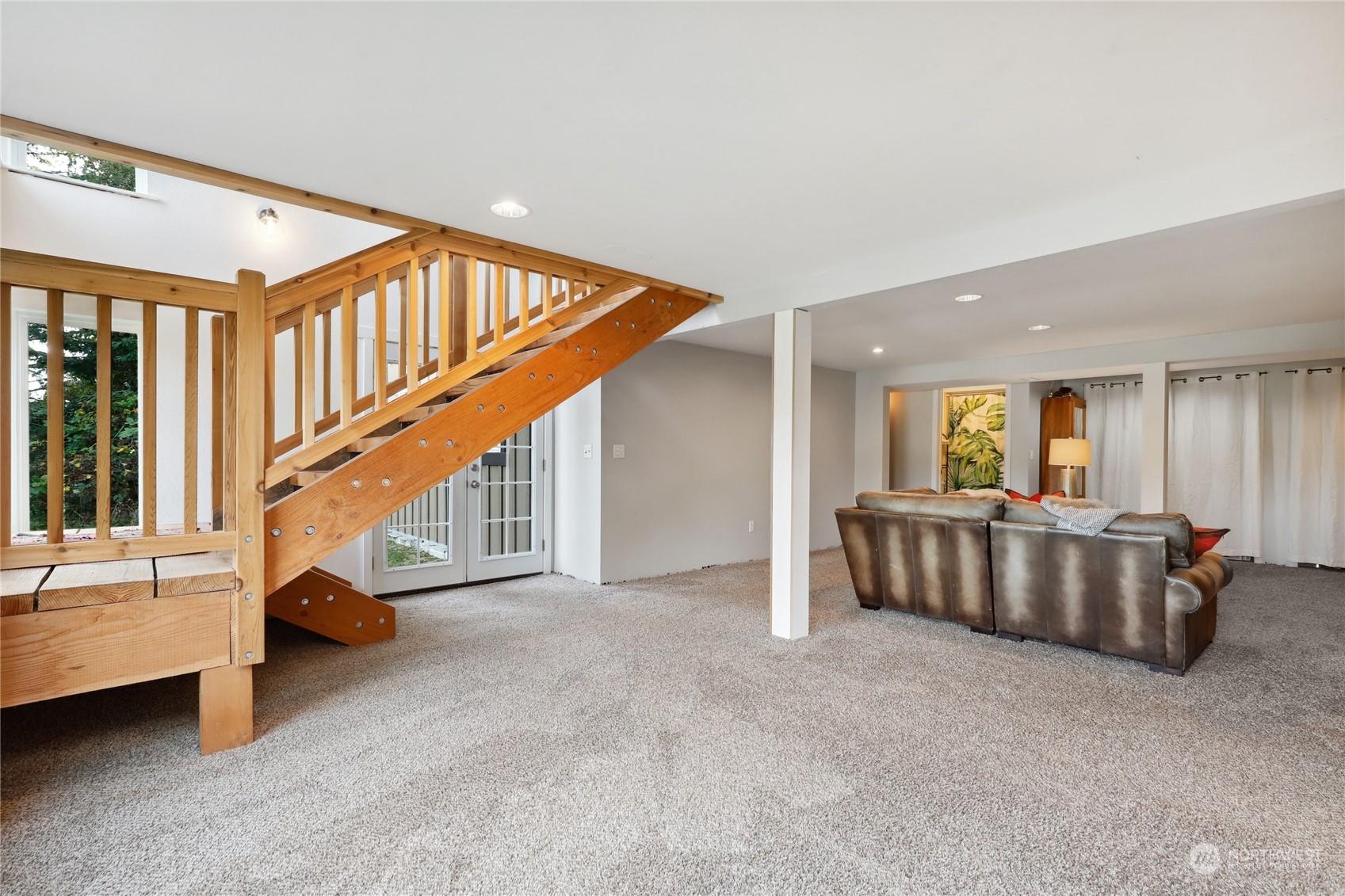 5071 New Sweden Avenue NE