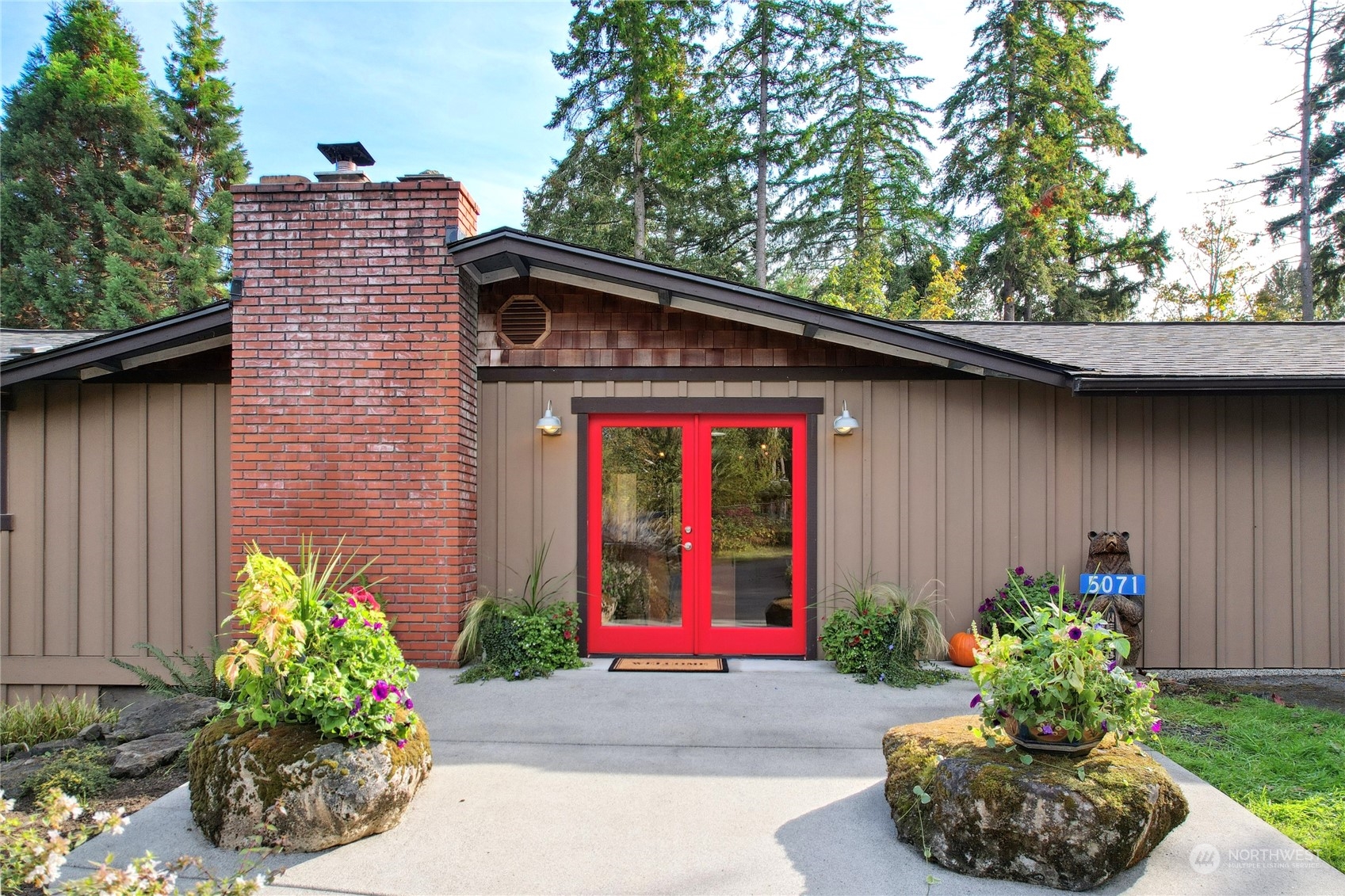 5071 New Sweden Avenue NE