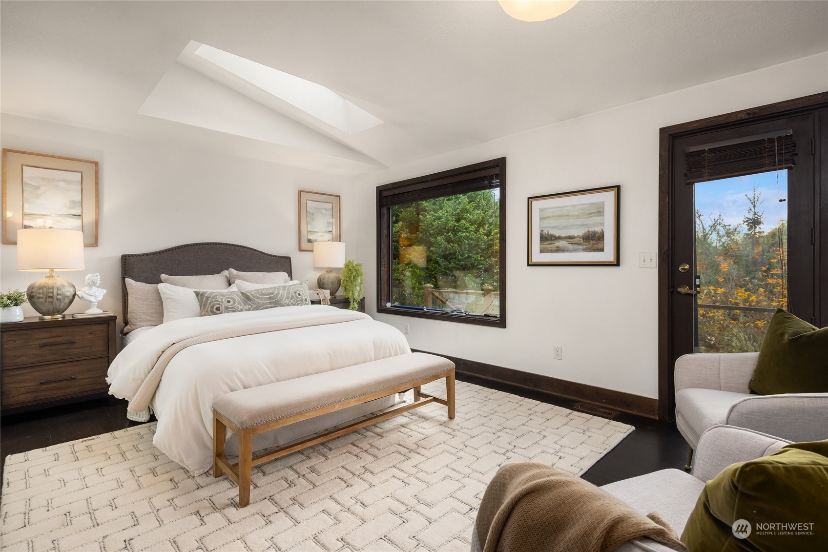 10450 Arrow Point Drive NE