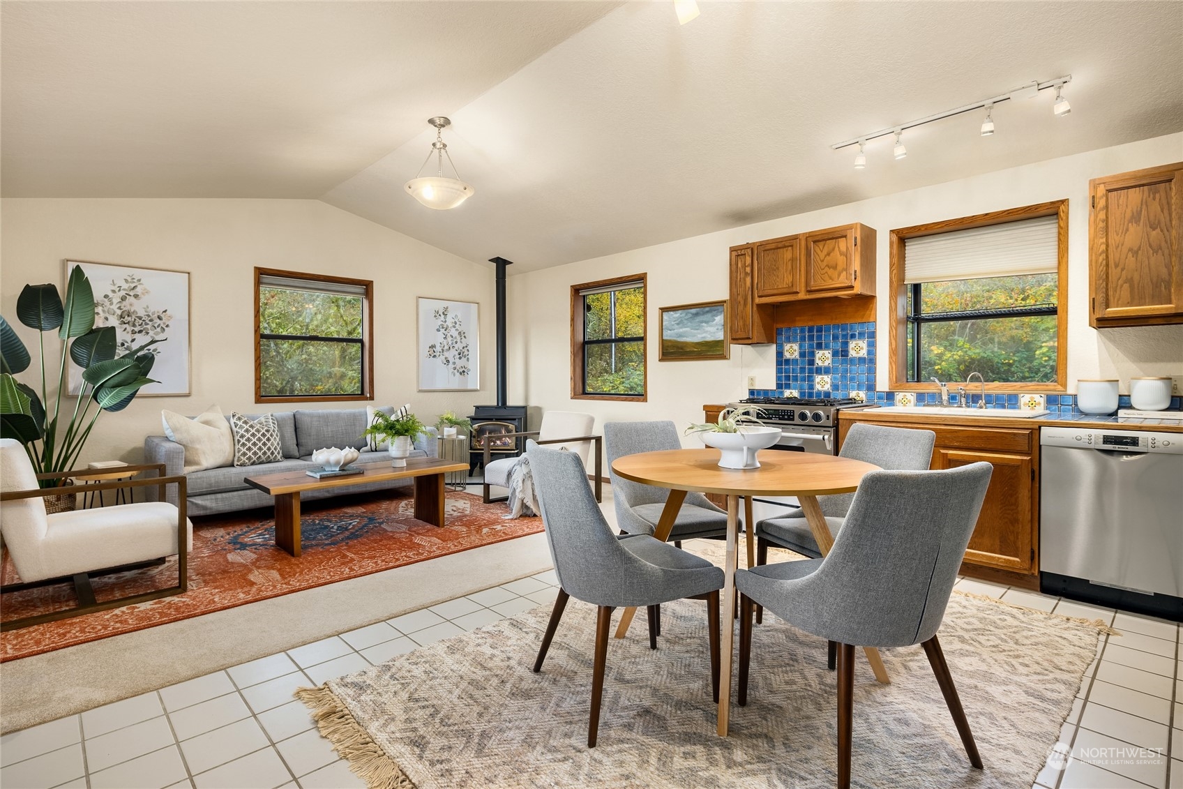 10450 Arrow Point Drive NE