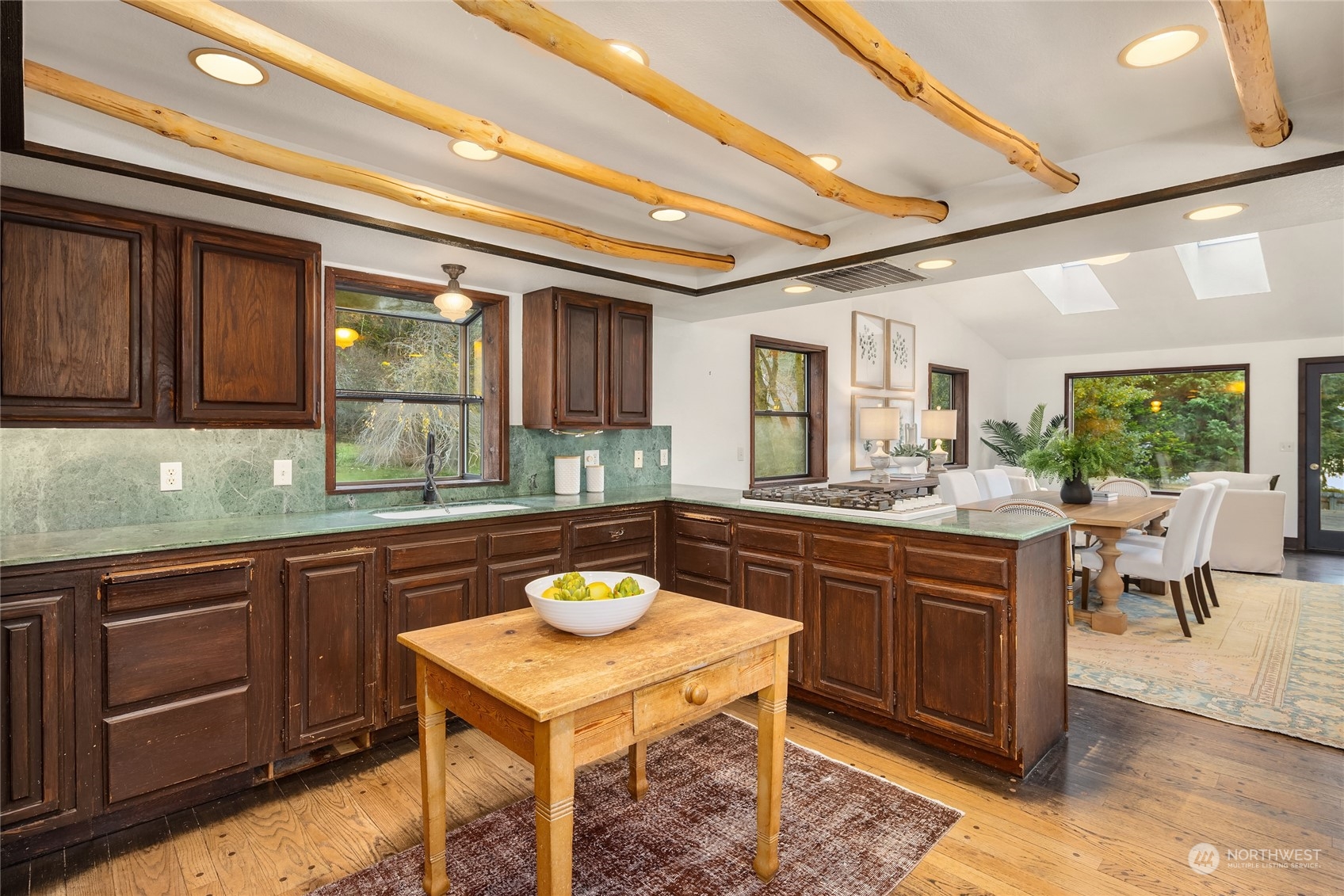 10450 Arrow Point Drive NE