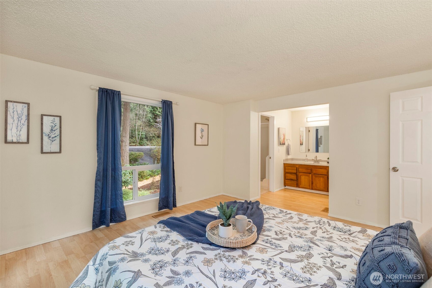 10035 NE Kingston Farm Road