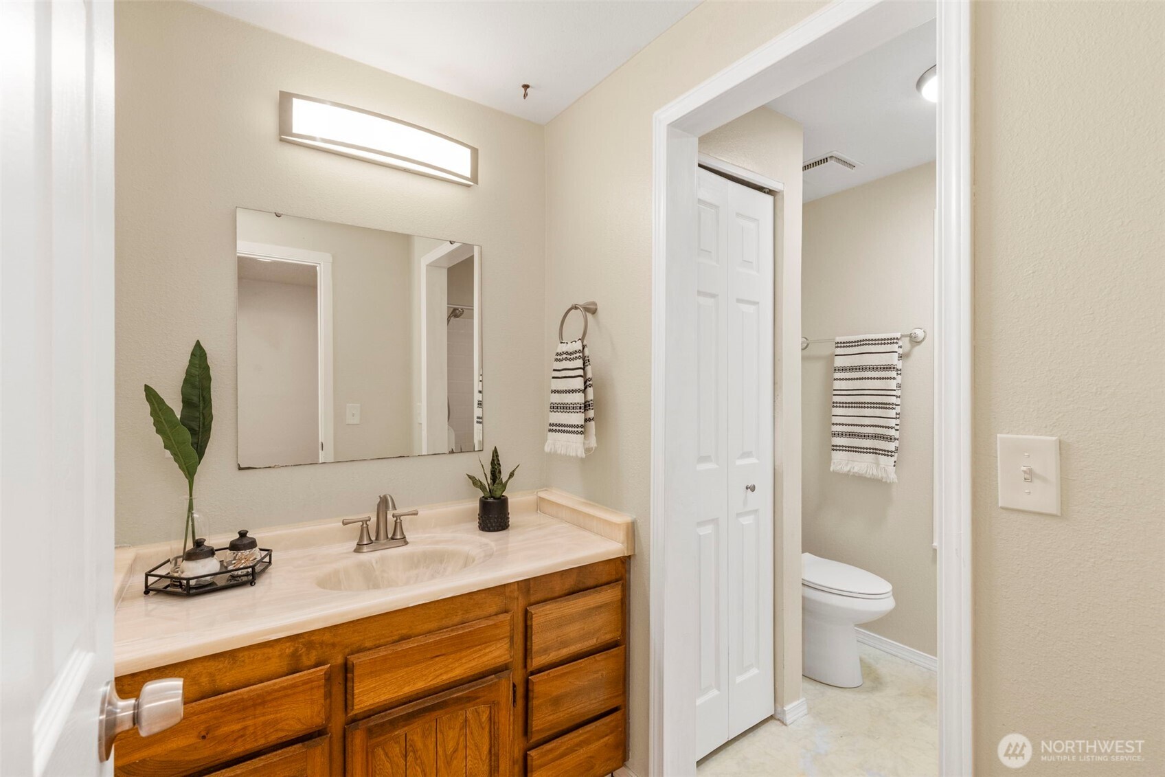 10035 NE Kingston Farm Road