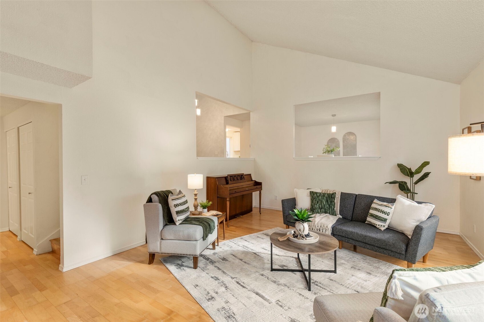 10035 NE Kingston Farm Road