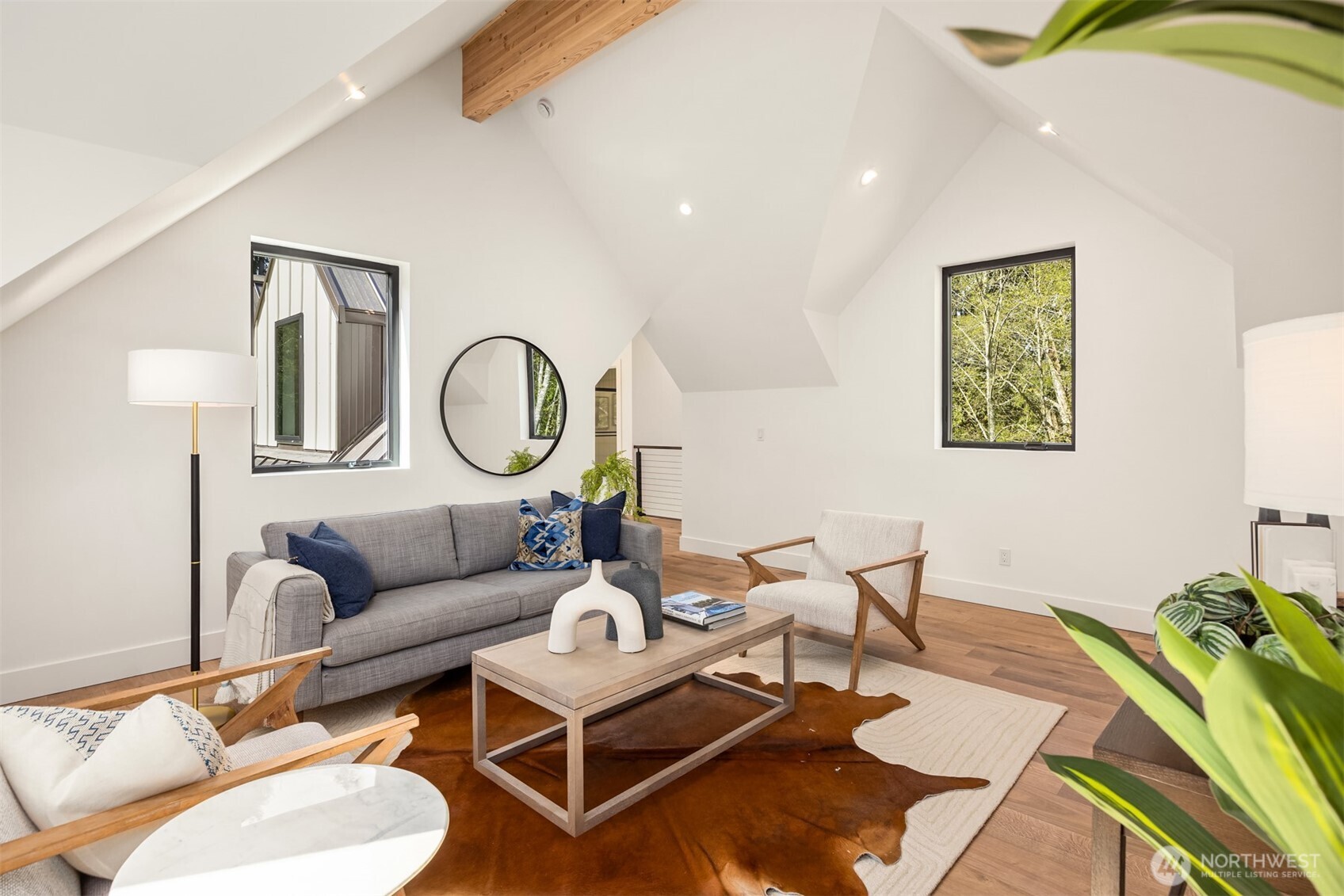 9243 NE Spargur Loop Road