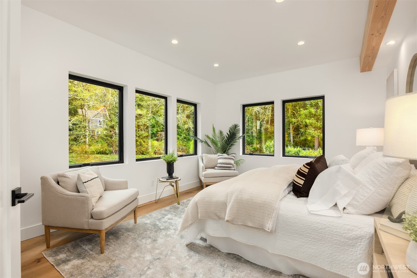 9243 NE Spargur Loop Road