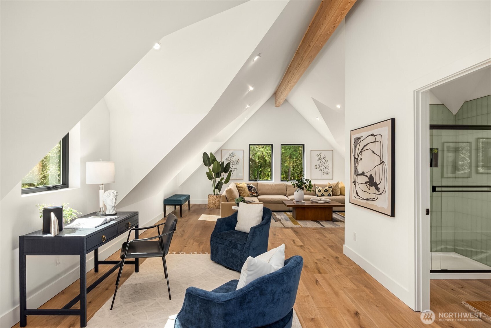 9243 NE Spargur Loop Road