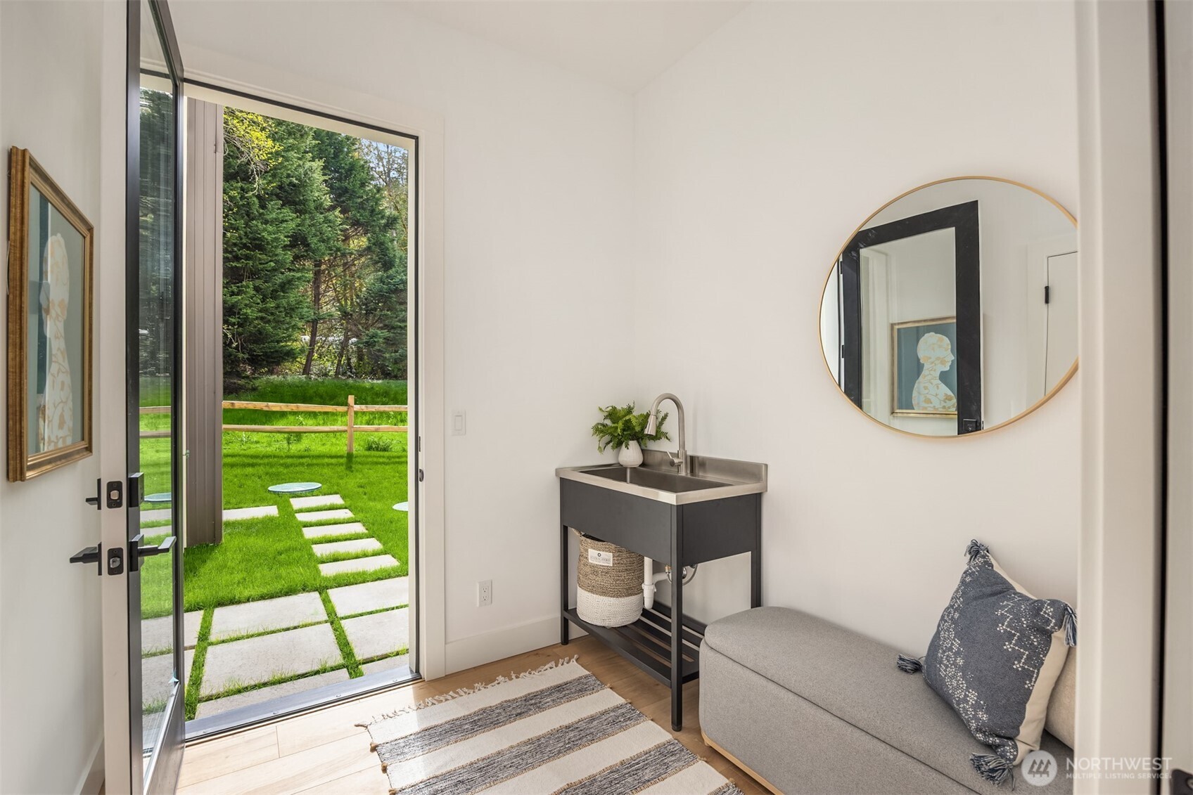 9243 NE Spargur Loop Road