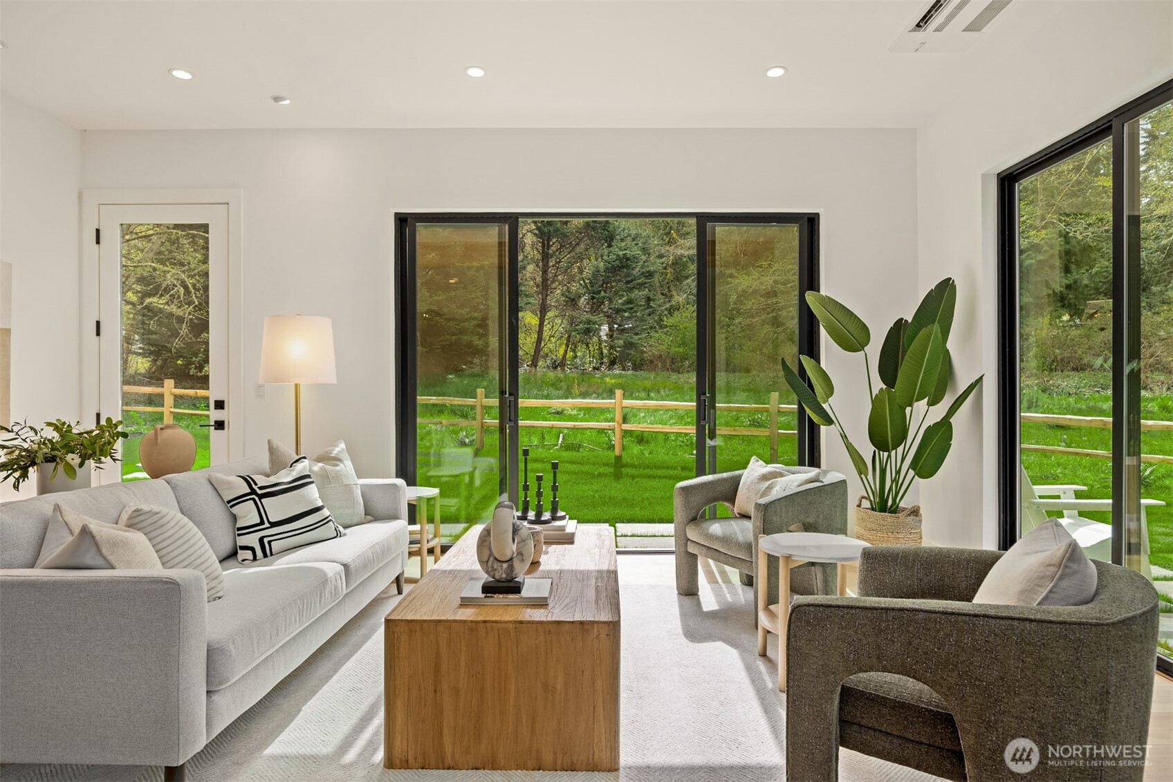 9243 NE Spargur Loop Road