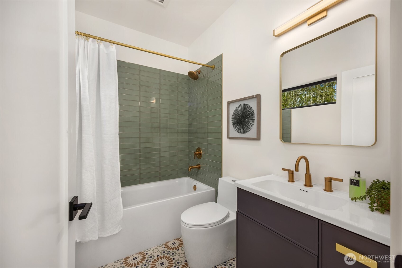 9243 NE Spargur Loop Road