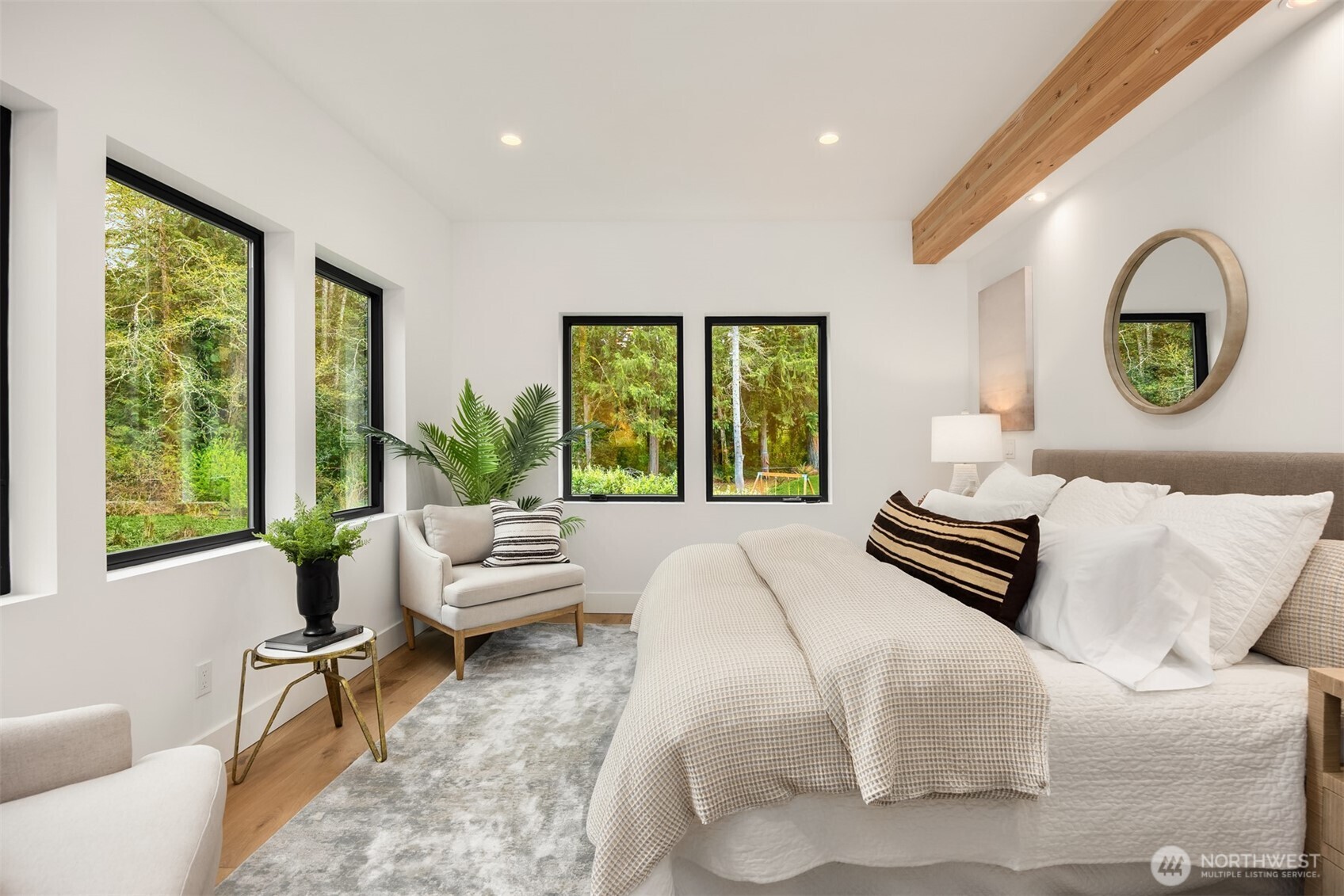 9243 NE Spargur Loop Road