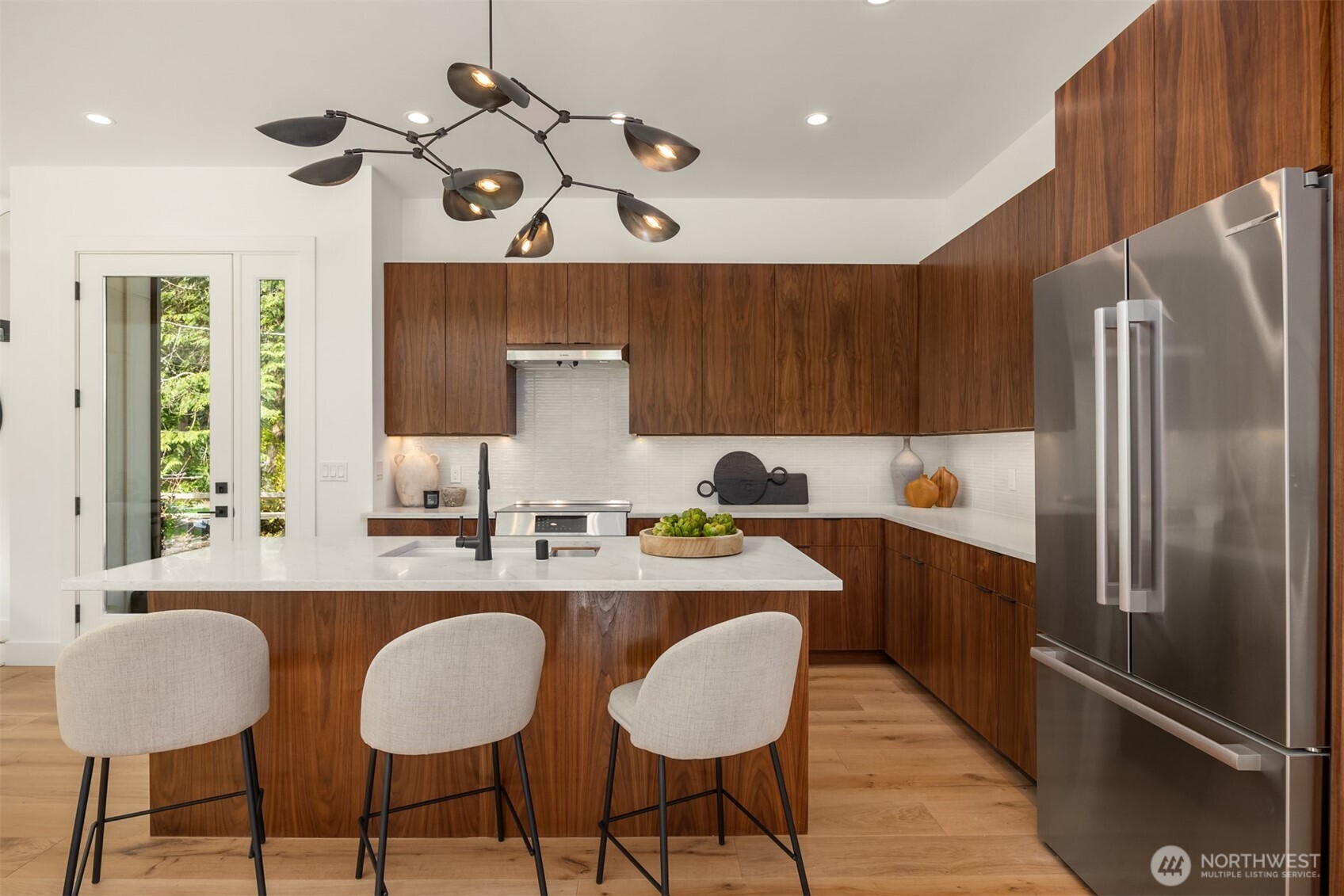 9243 NE Spargur Loop Road