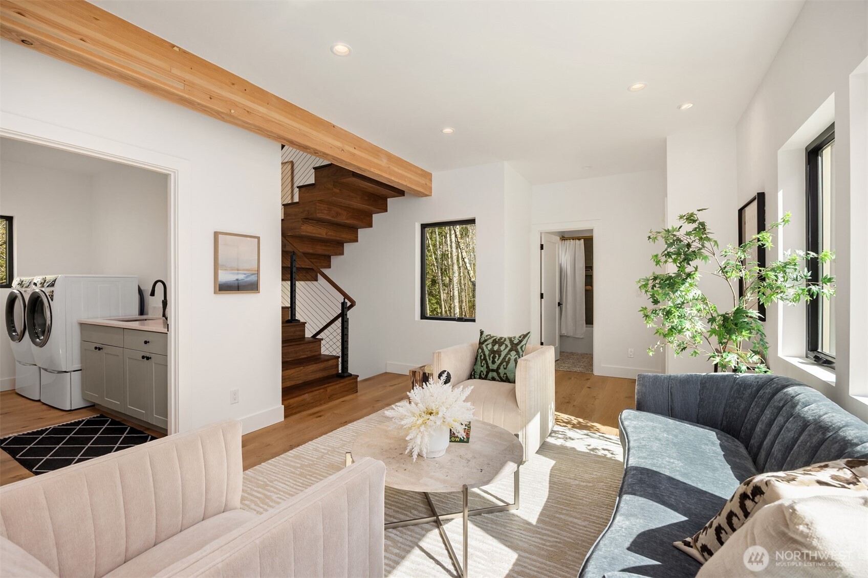 9243 NE Spargur Loop Road