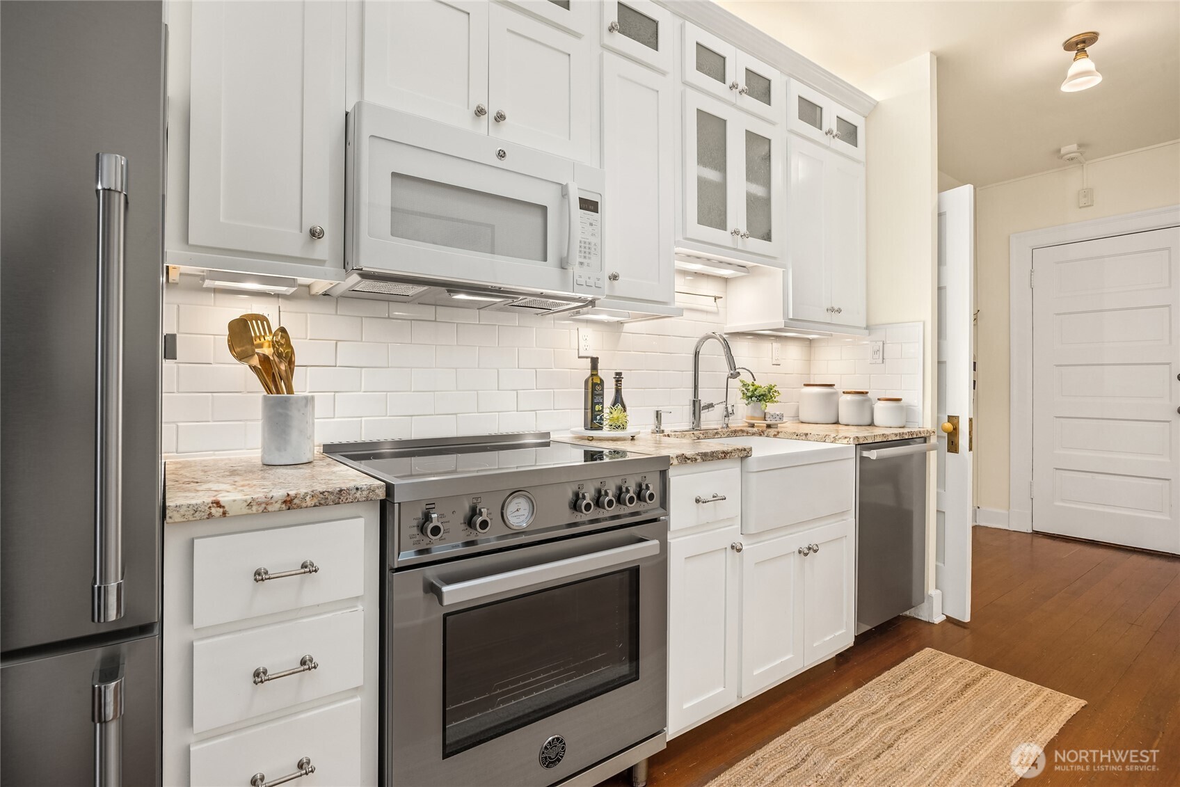 2213 NE Victorian Lane Unit: F