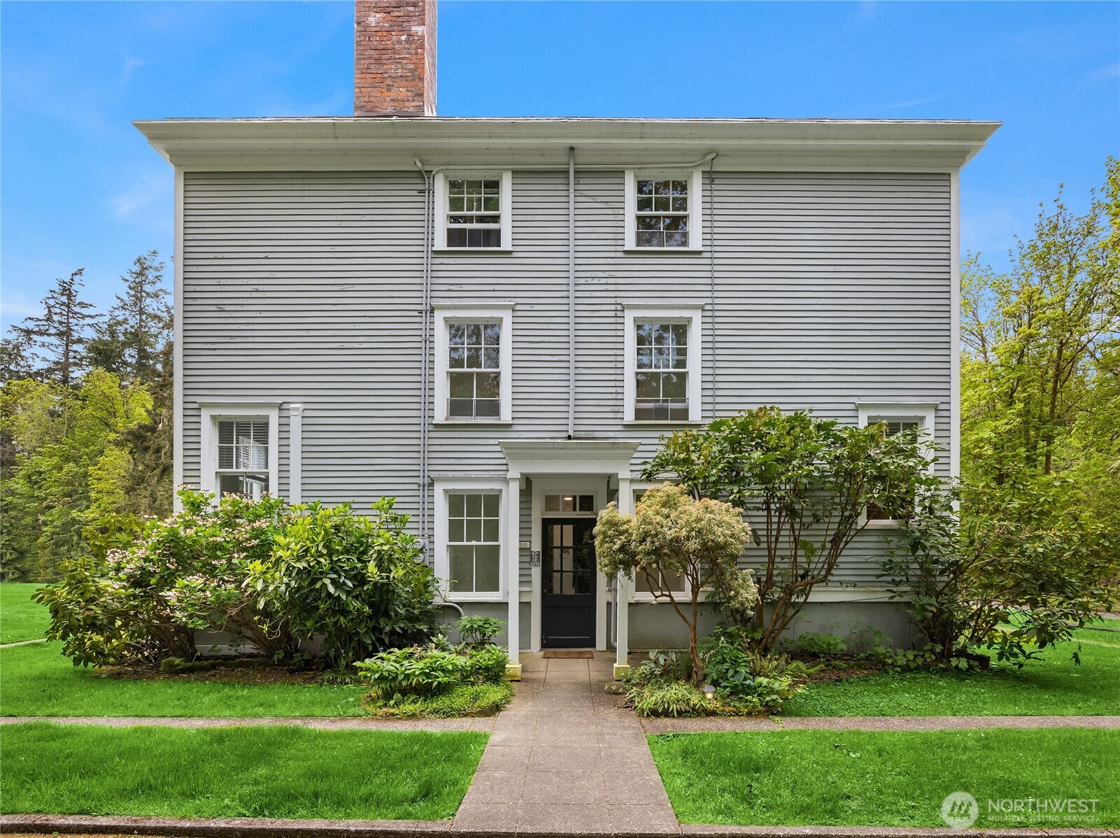 2213 NE Victorian Lane Unit: F